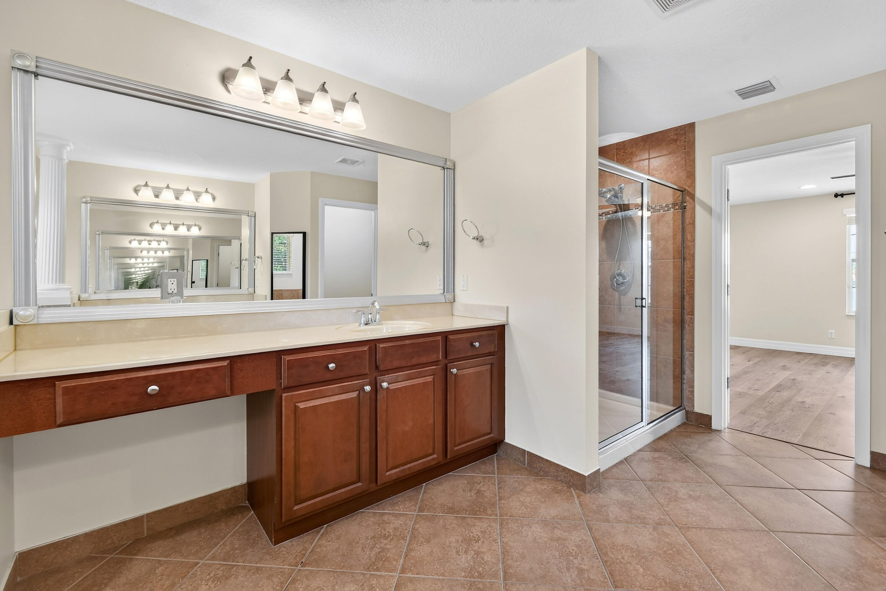 10519 Longleaf Lane
