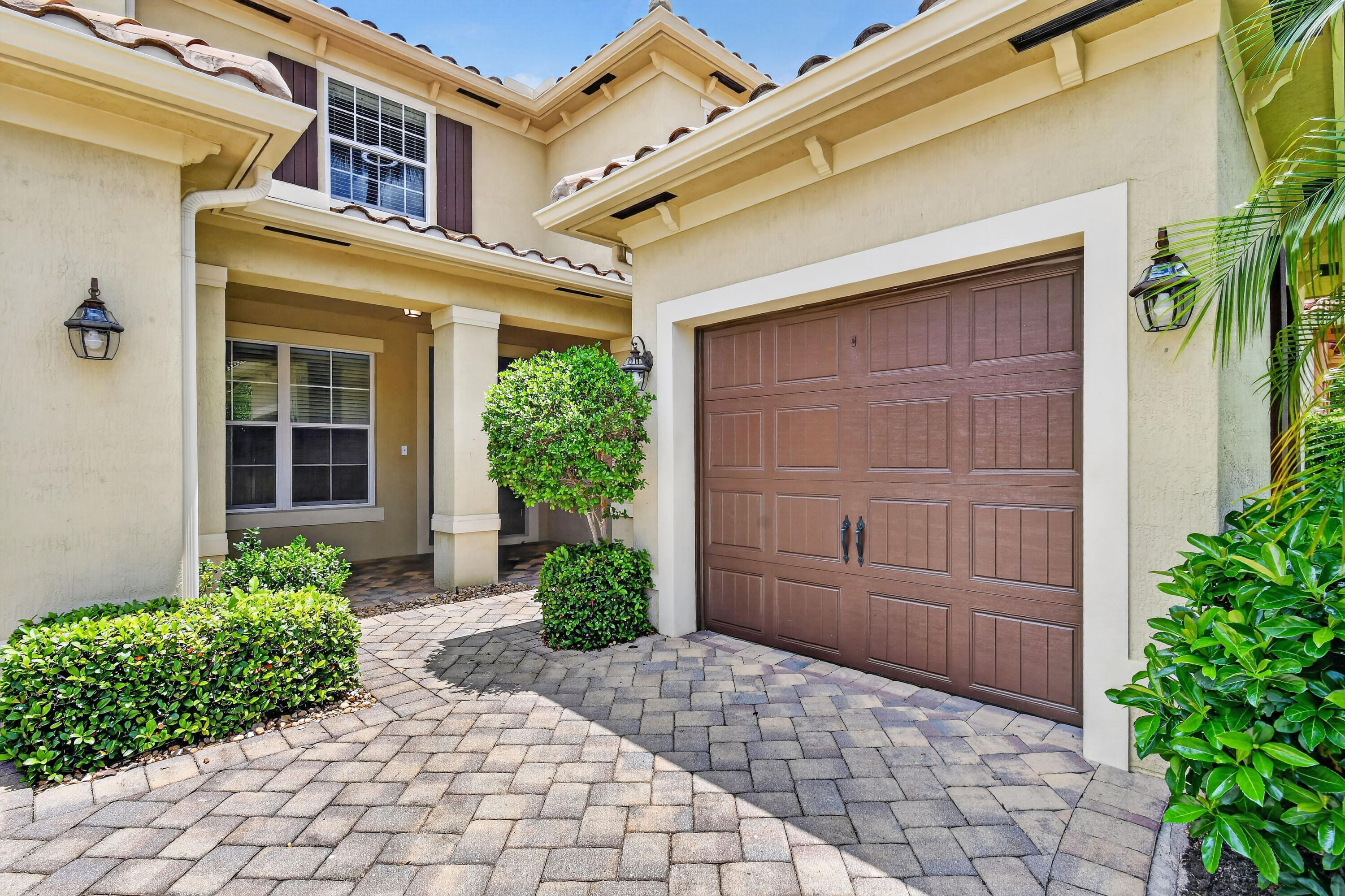 10519 Longleaf Lane