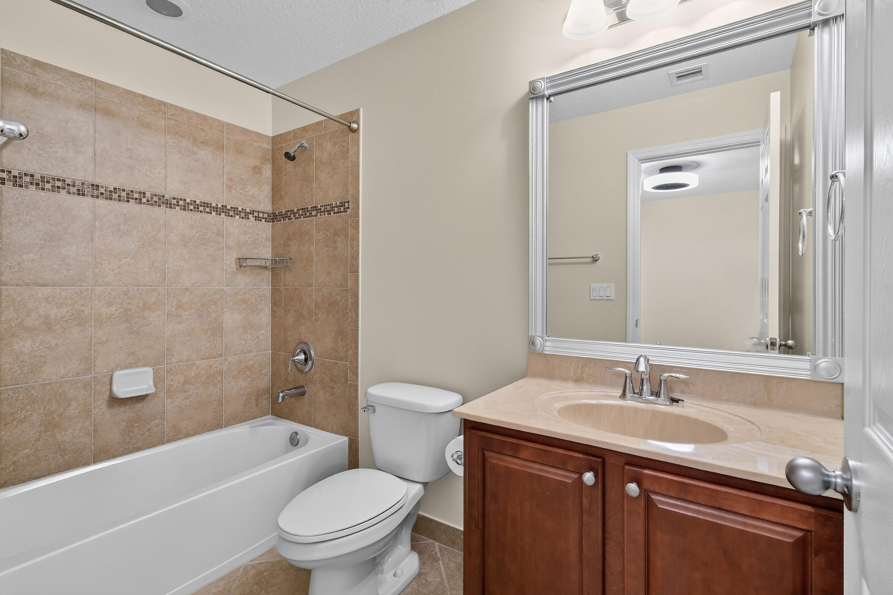 10519 Longleaf Lane