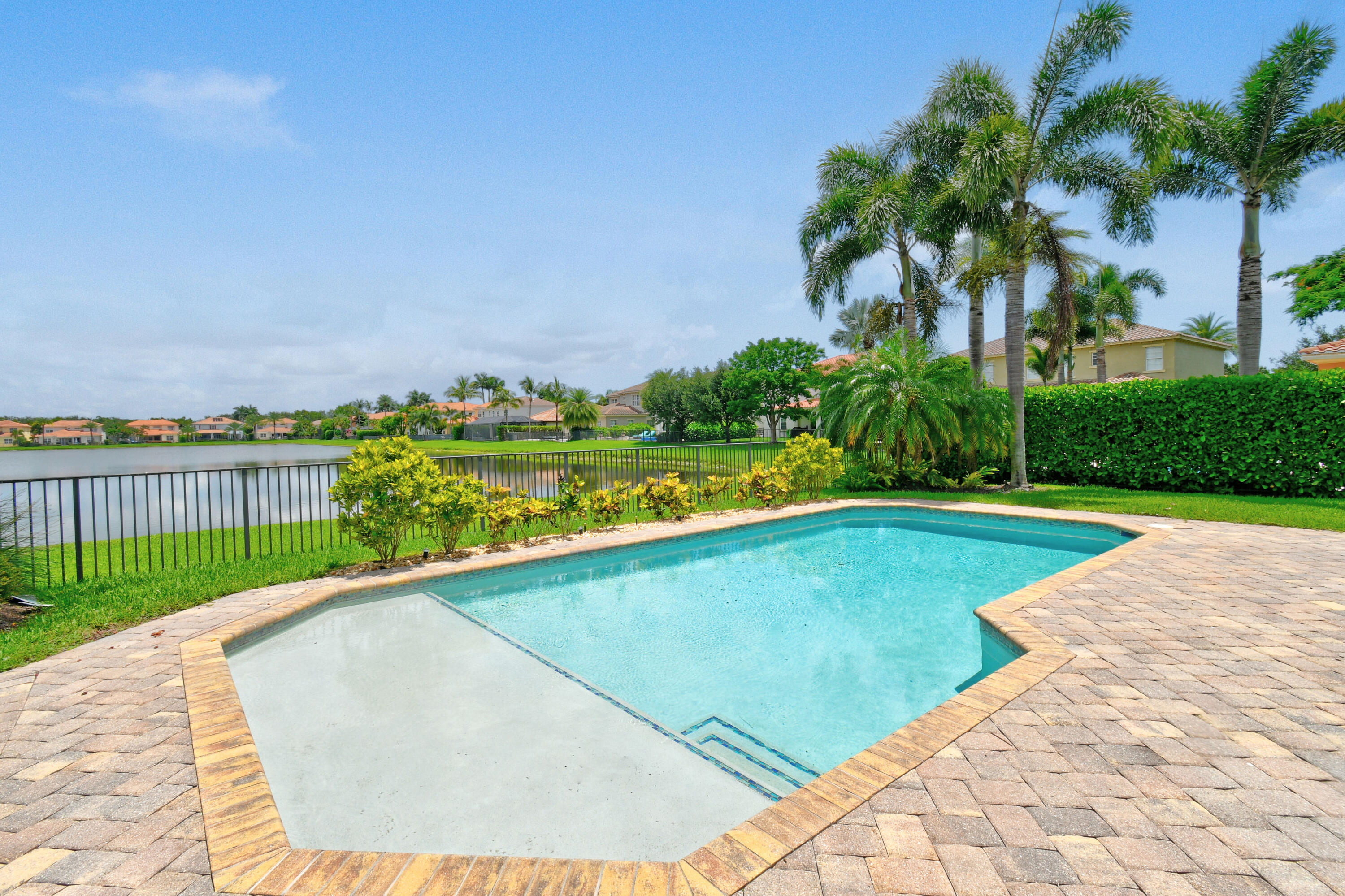 10519 Longleaf Lane