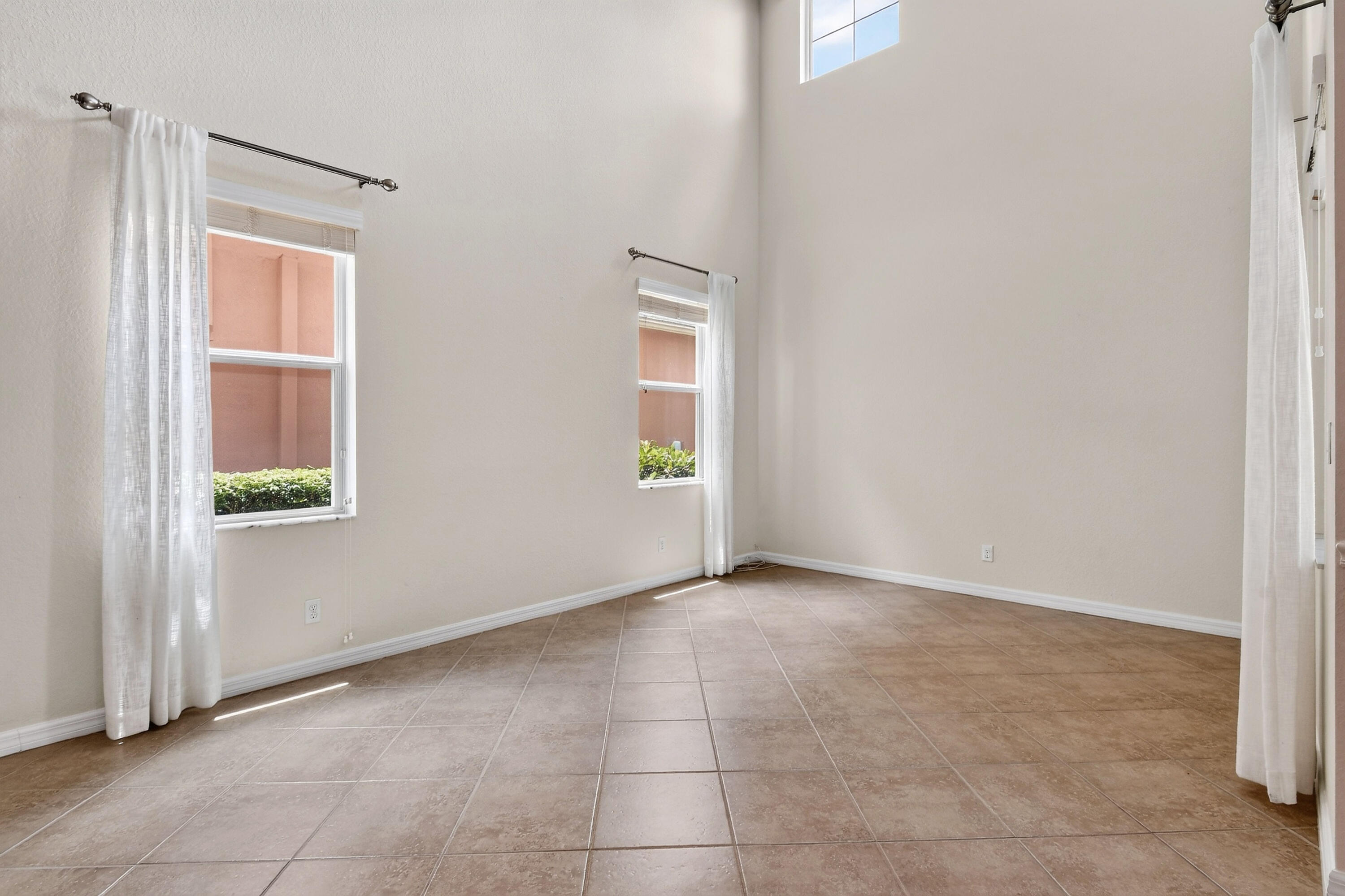 10519 Longleaf Lane