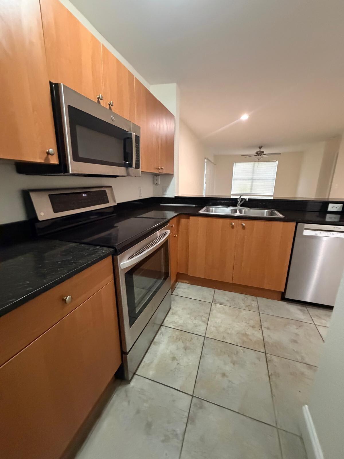 1825 Palm Cove Boulevard 7-105