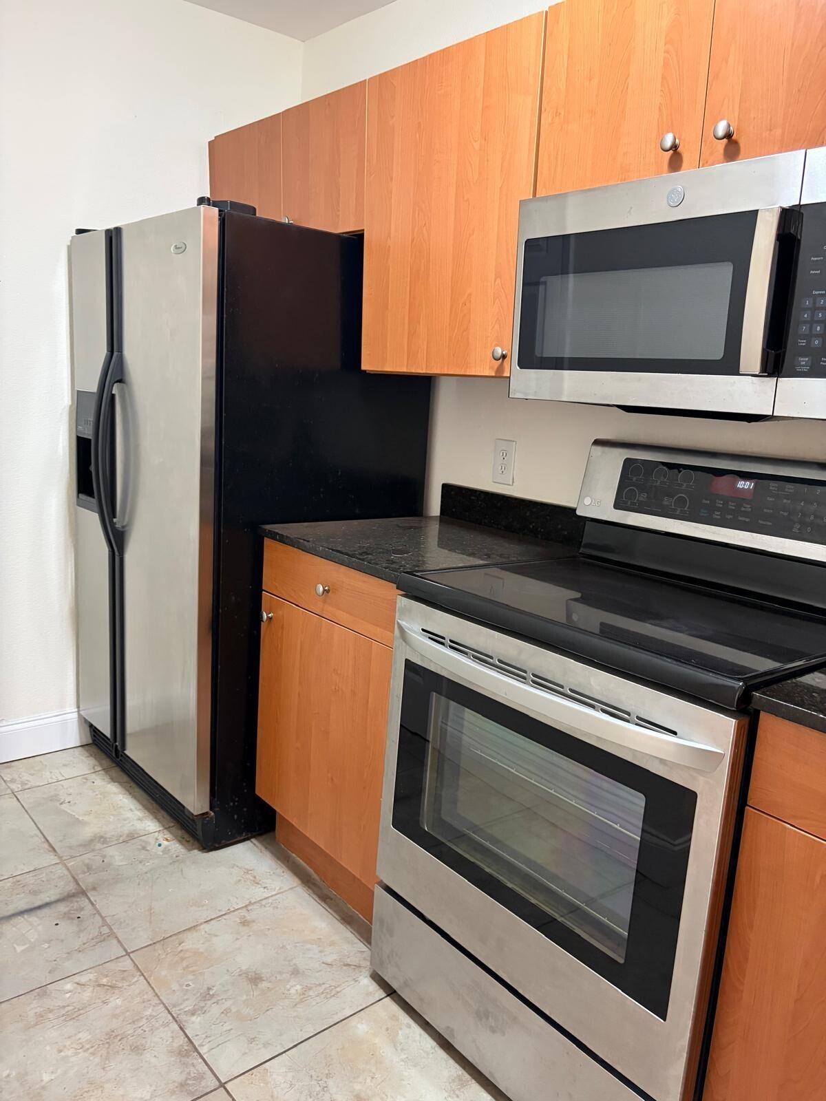 1825 Palm Cove Boulevard 7-105