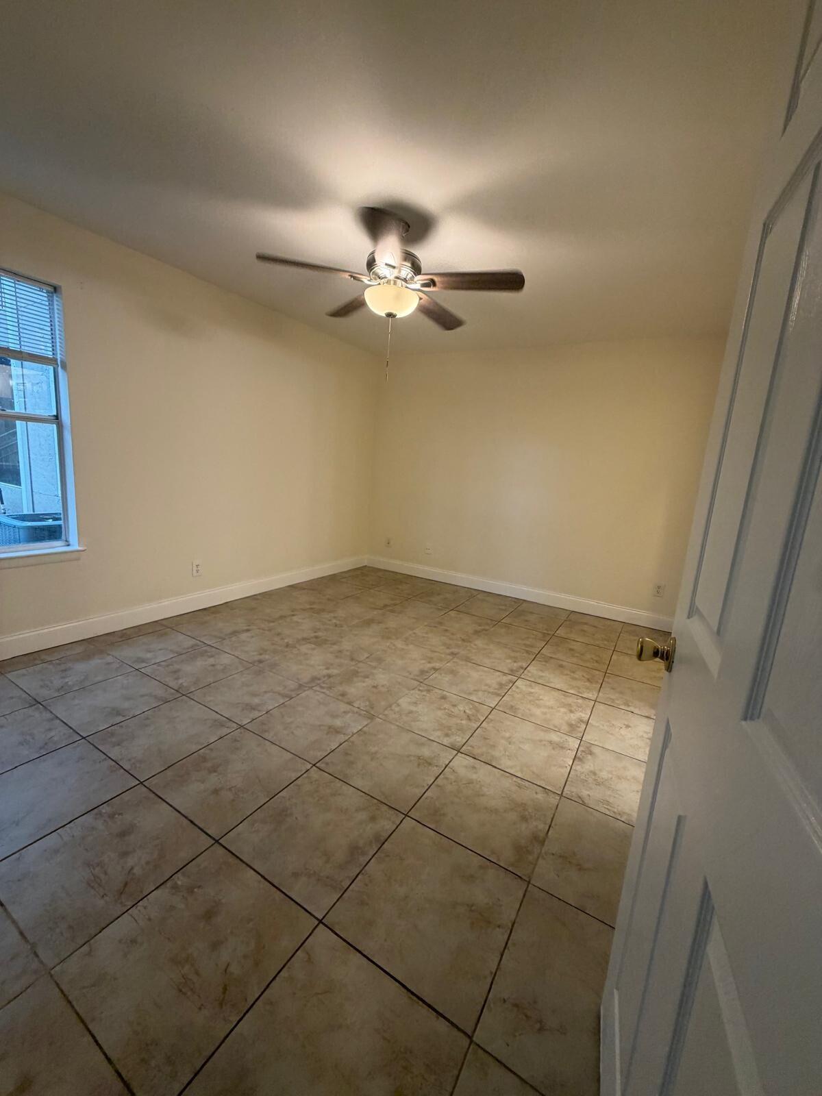 1825 Palm Cove Boulevard 7-105
