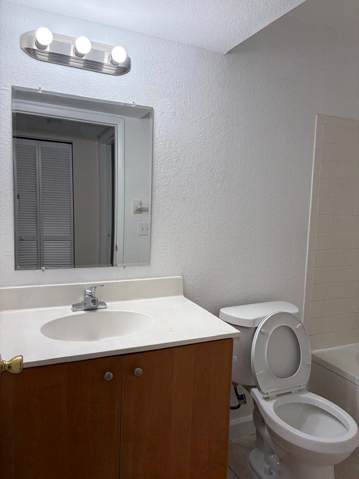 1825 Palm Cove Boulevard 7-105