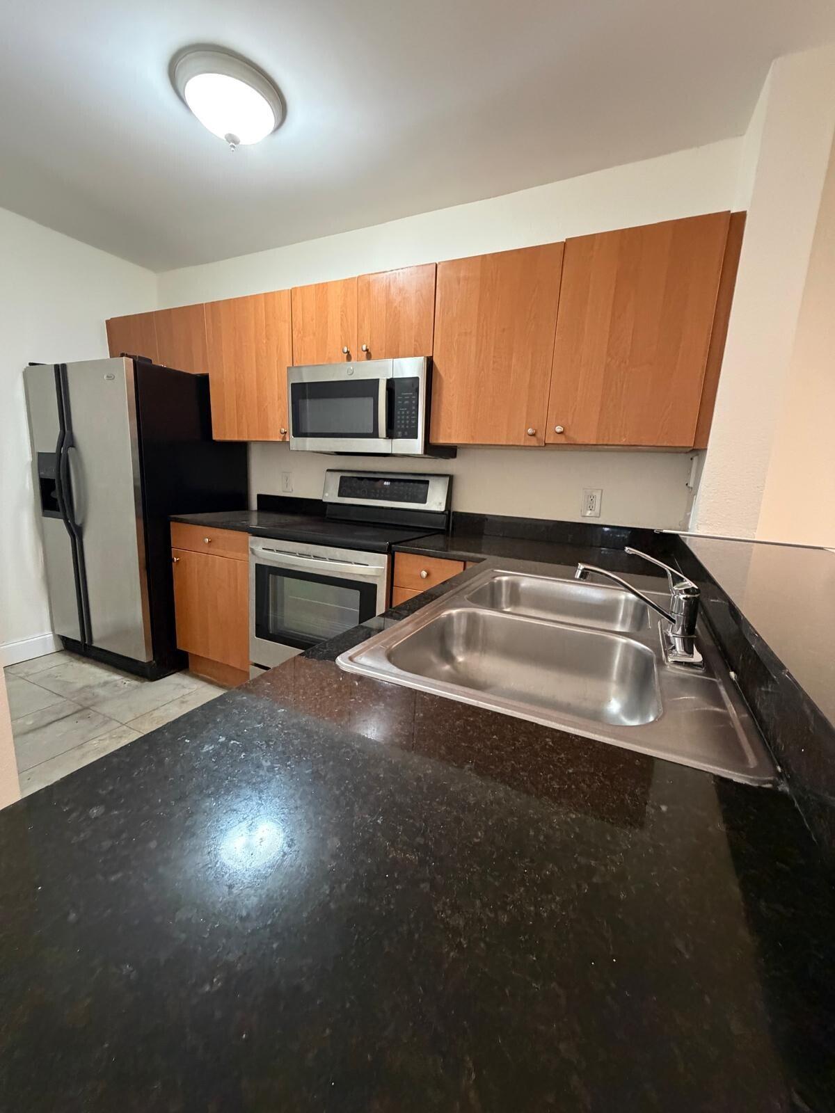 1825 Palm Cove Boulevard 7-105