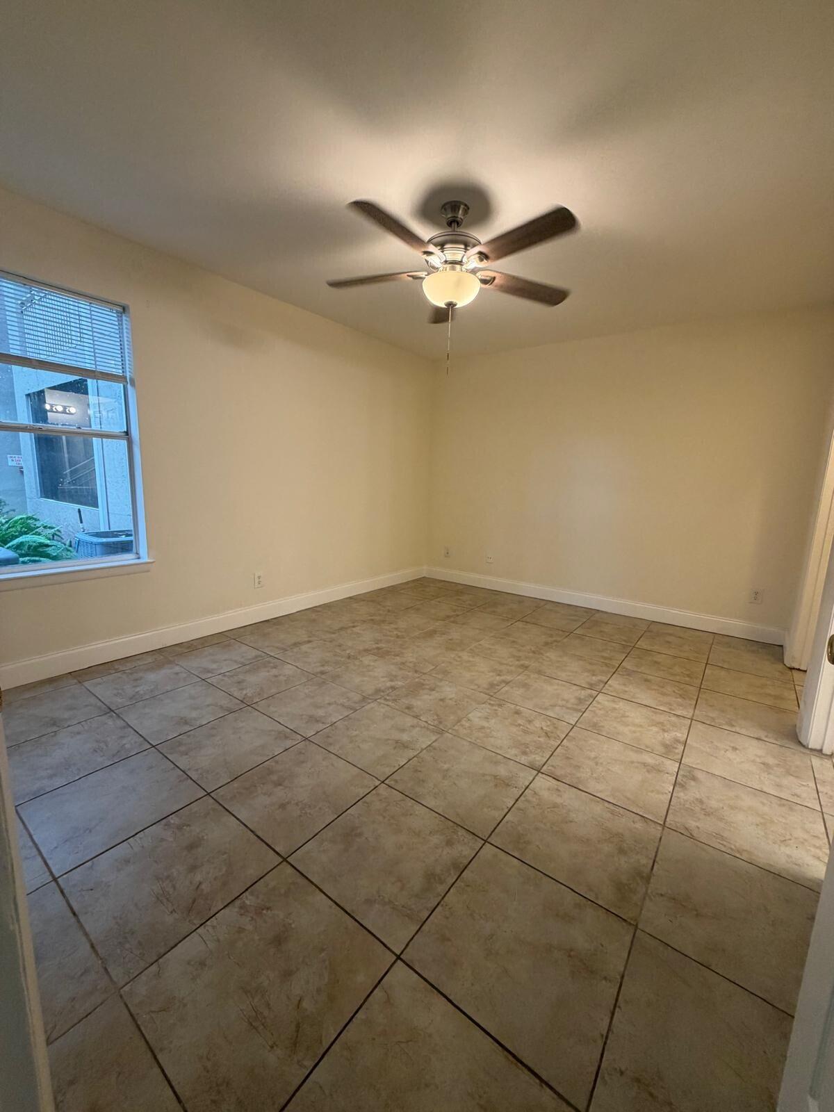 1825 Palm Cove Boulevard 7-105