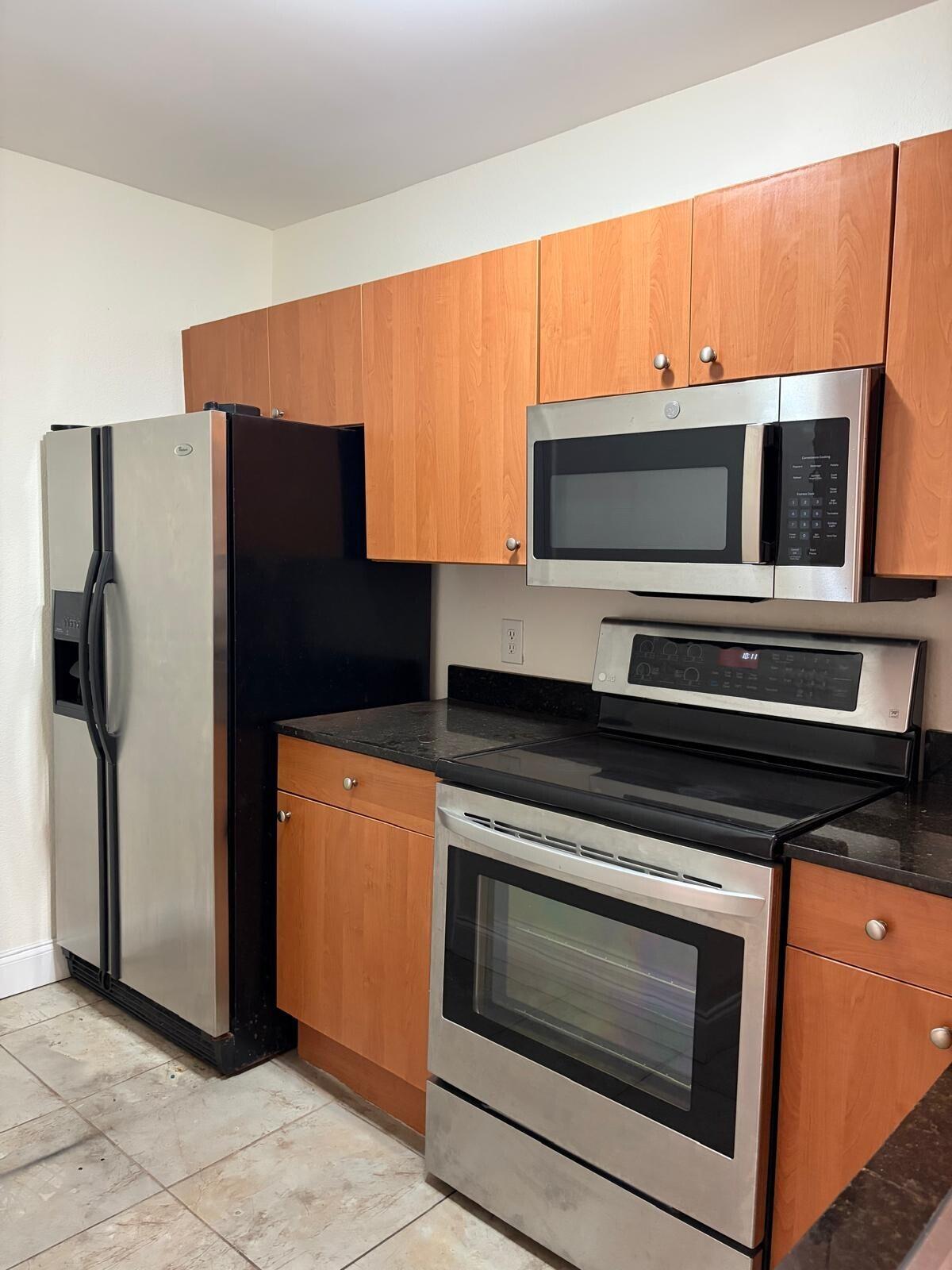 1825 Palm Cove Boulevard 7-105