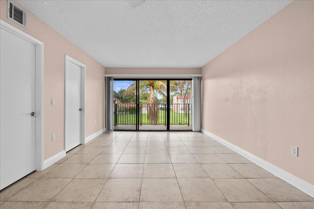1524 Lake Crystal Drive F