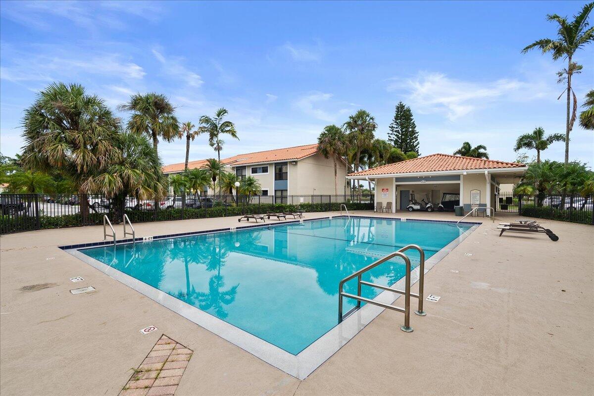 1524 Lake Crystal Drive F