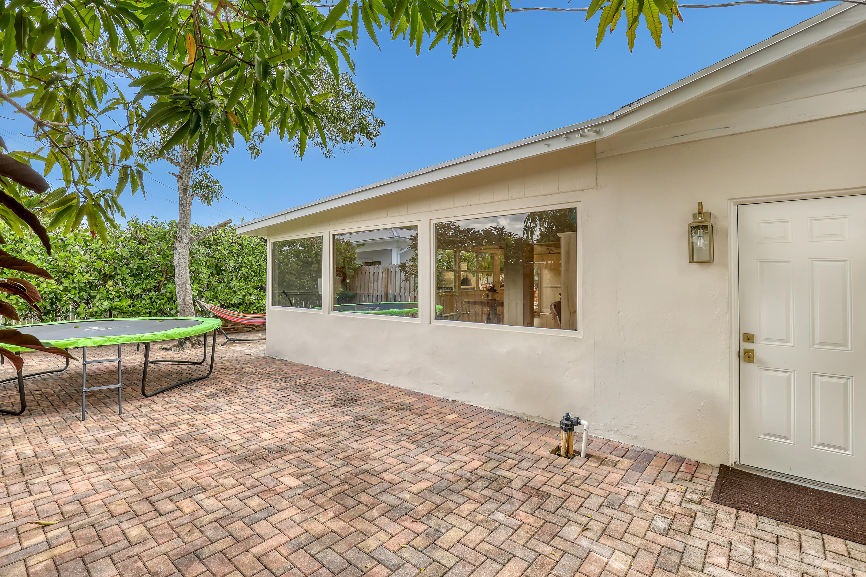 561 Anchorage Drive