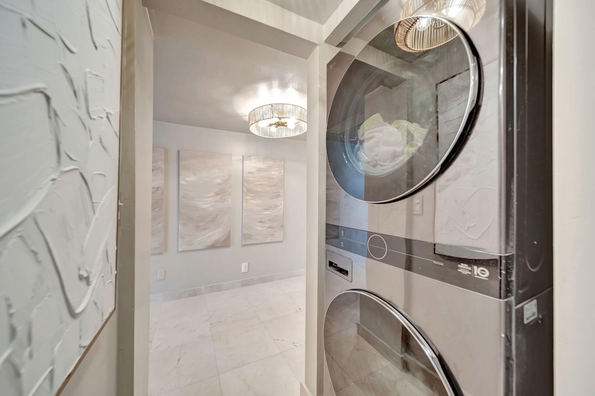 2100 S Ocean Lane 101-102