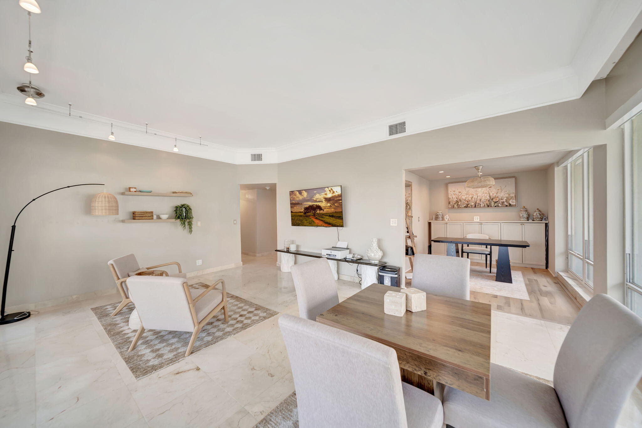 2100 S Ocean Lane 101-102