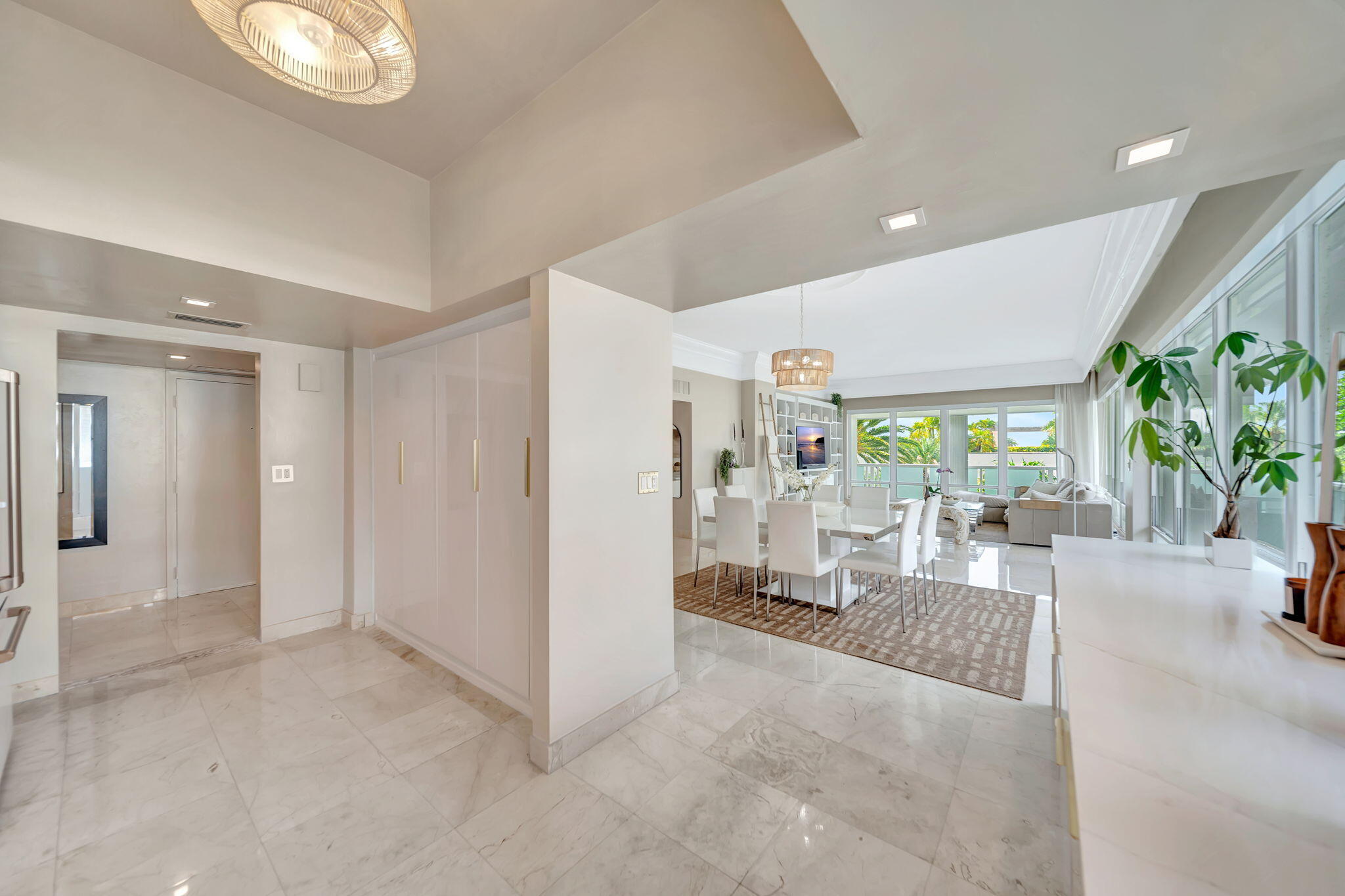 2100 S Ocean Lane 101-102