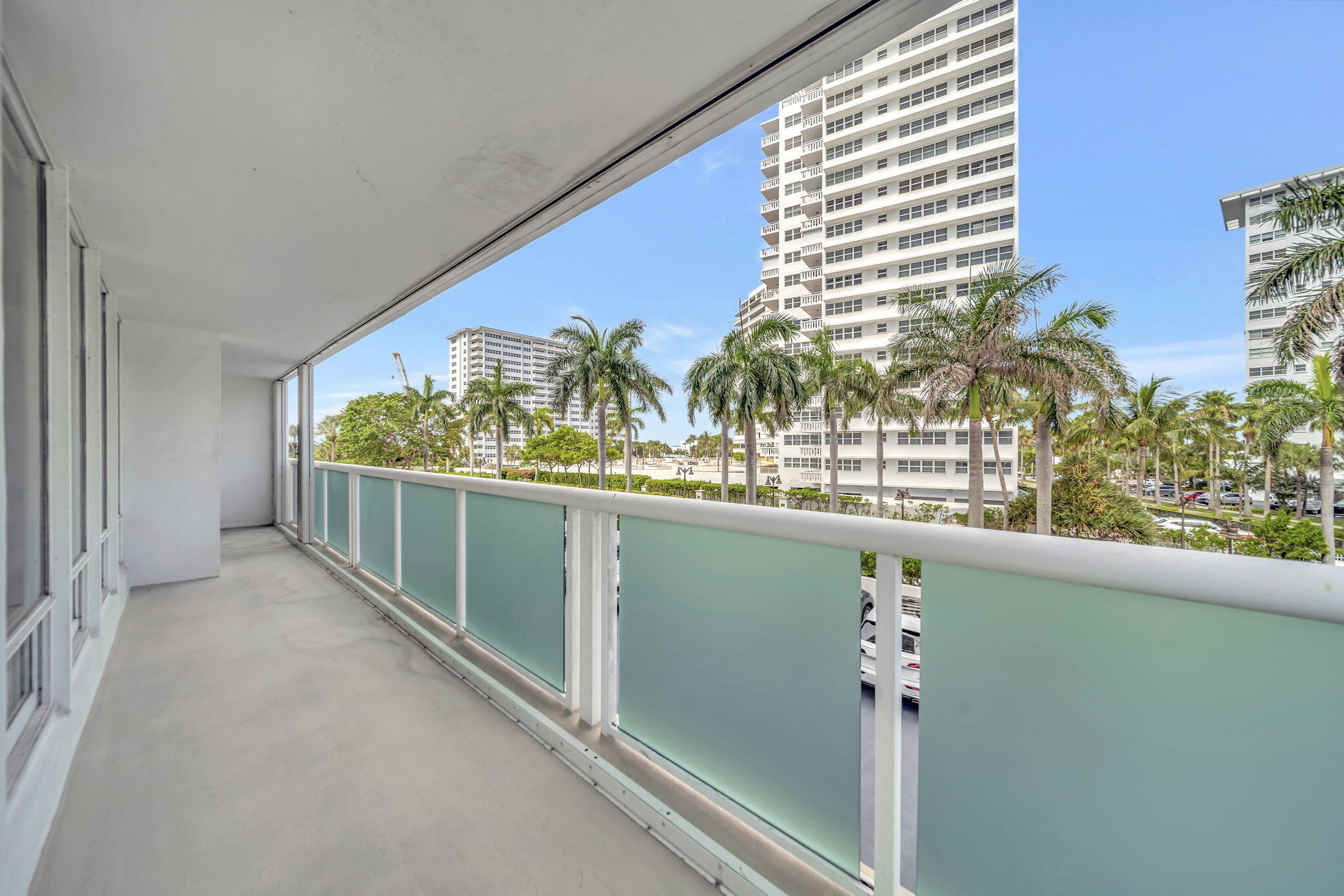 2100 S Ocean Lane 101-102