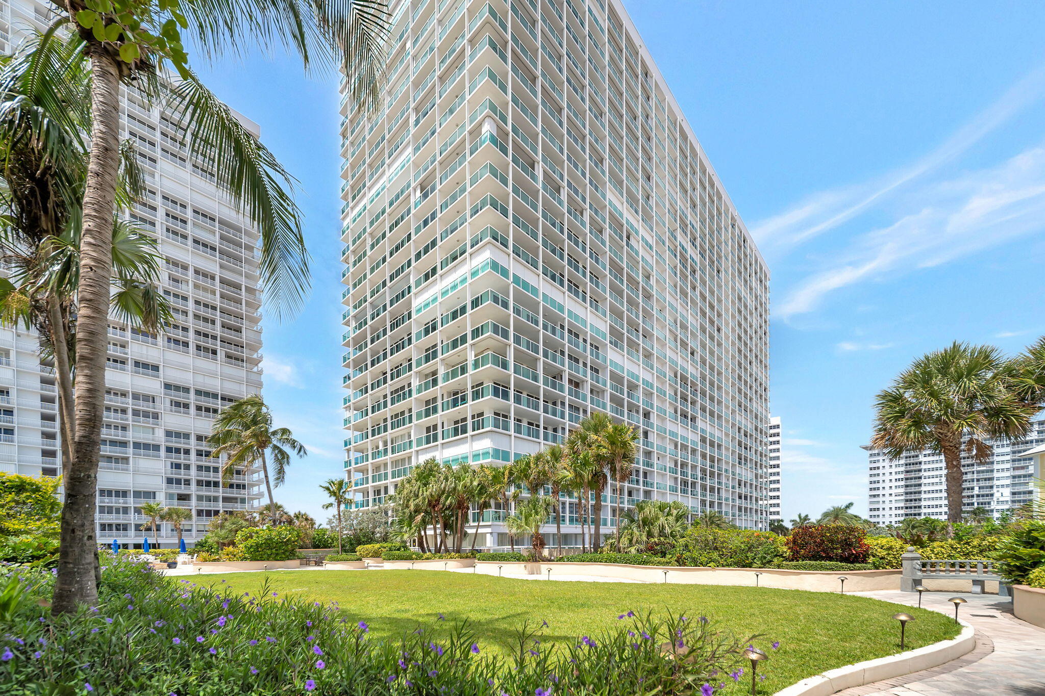 2100 S Ocean Lane 101-102