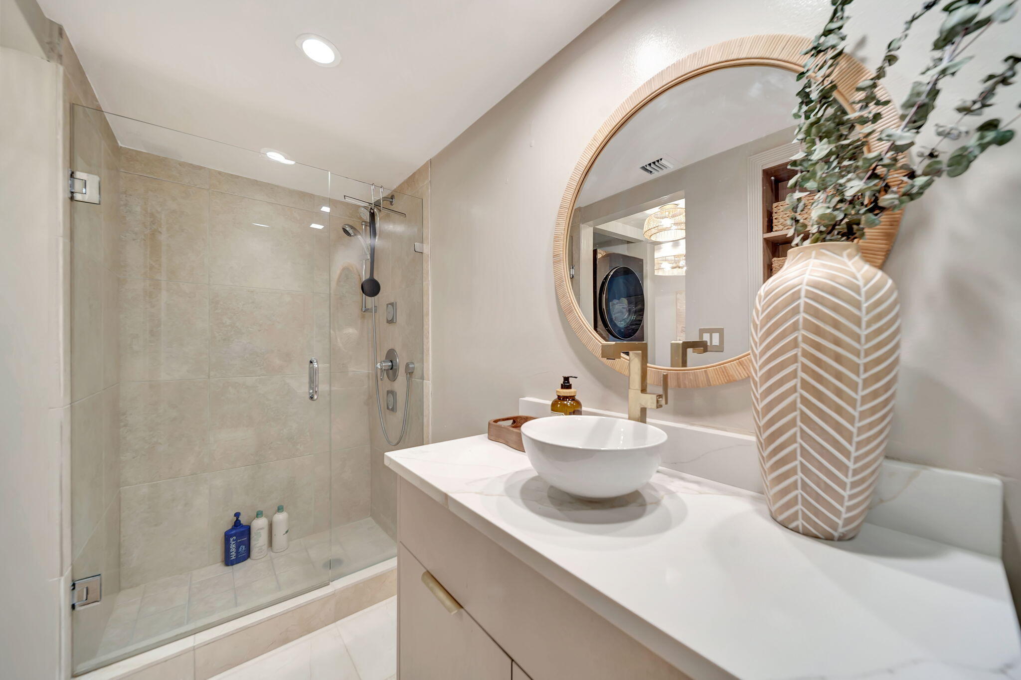 2100 S Ocean Lane 101-102