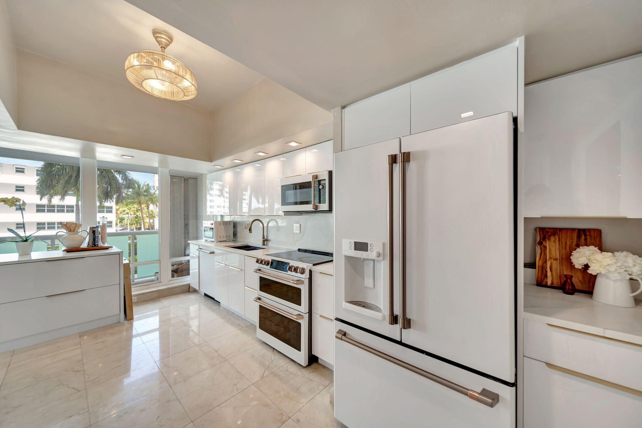 2100 S Ocean Lane 101-102