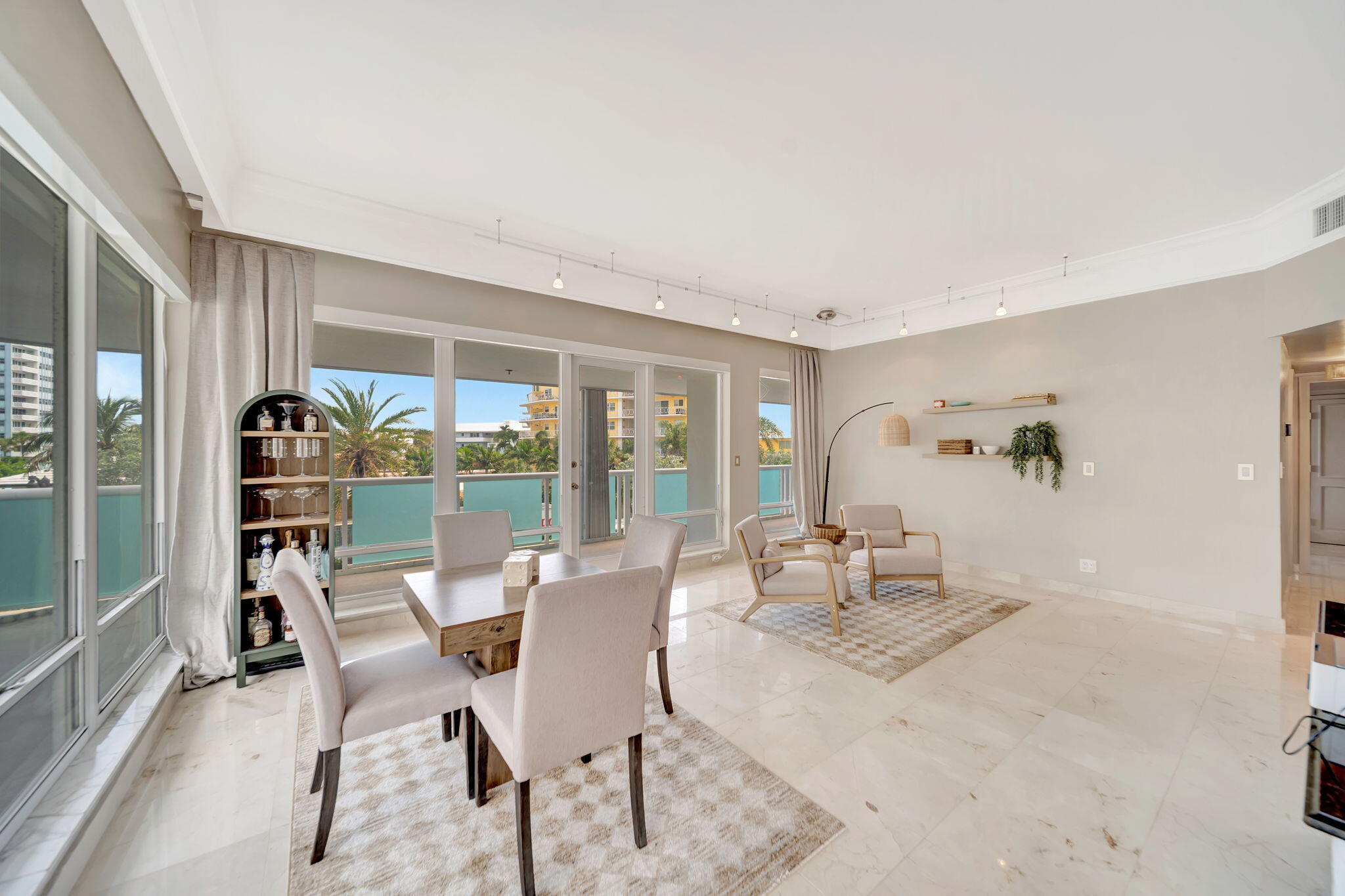 2100 S Ocean Lane 101-102