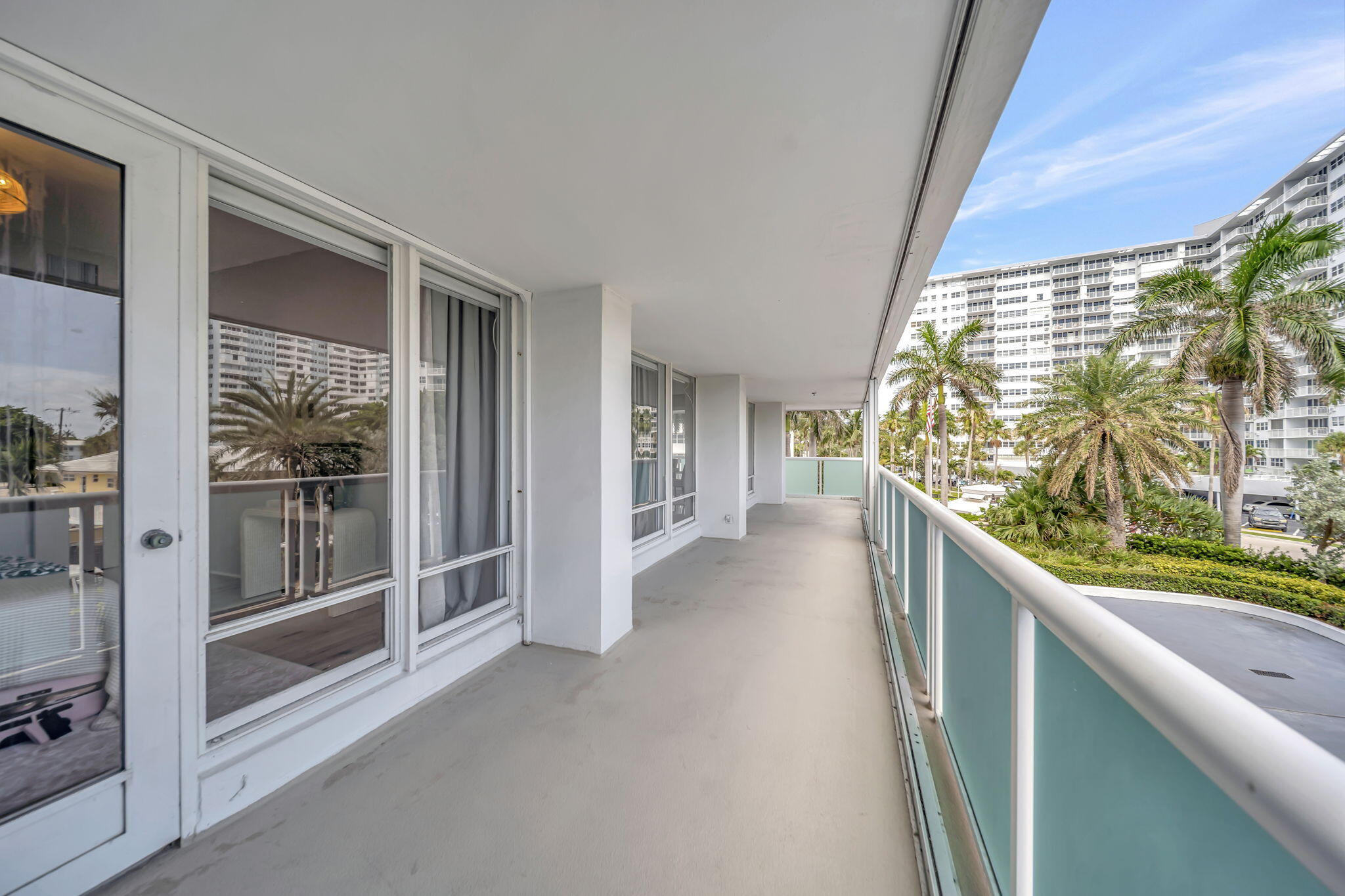 2100 S Ocean Lane 101-102