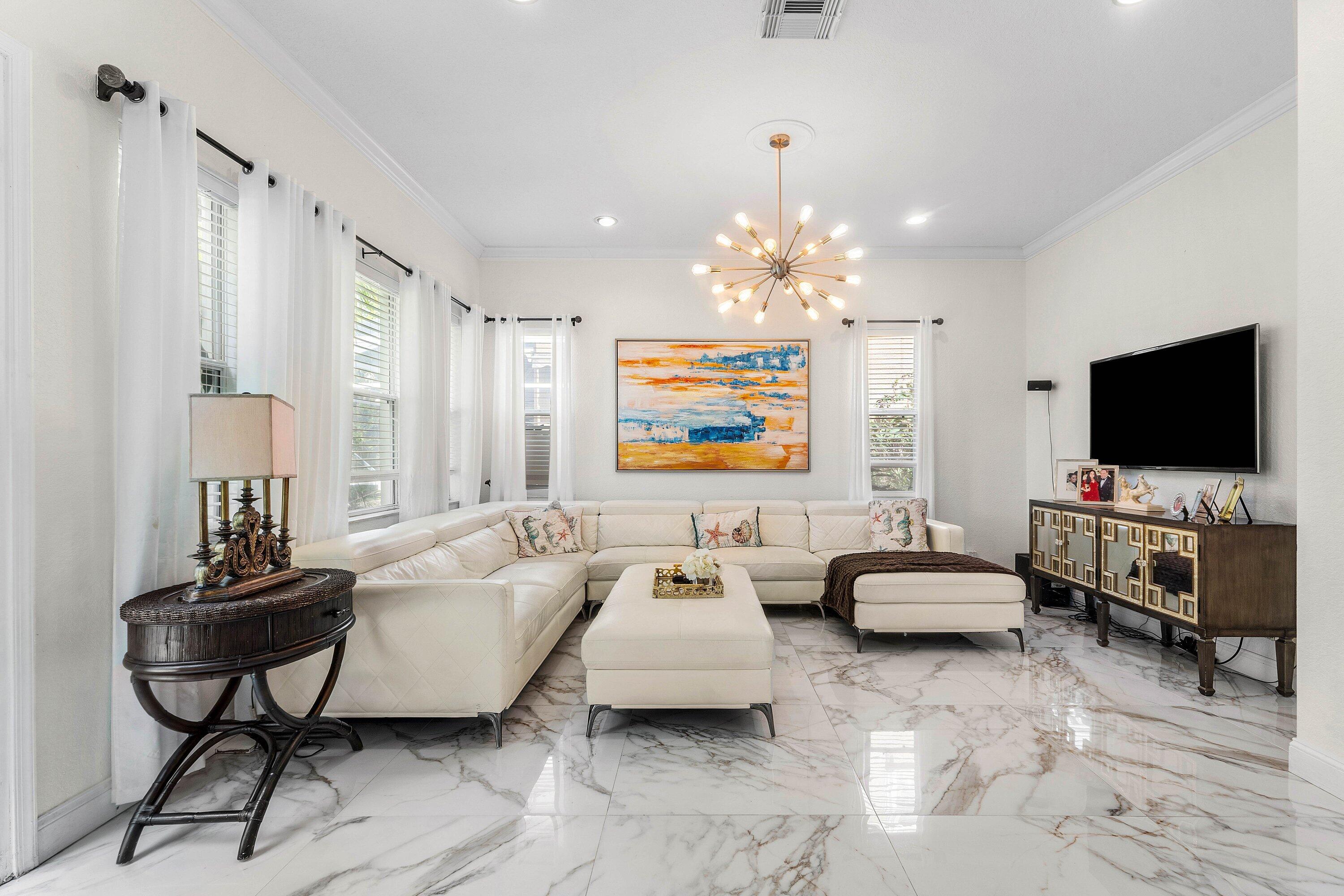 599 Cresta Circle