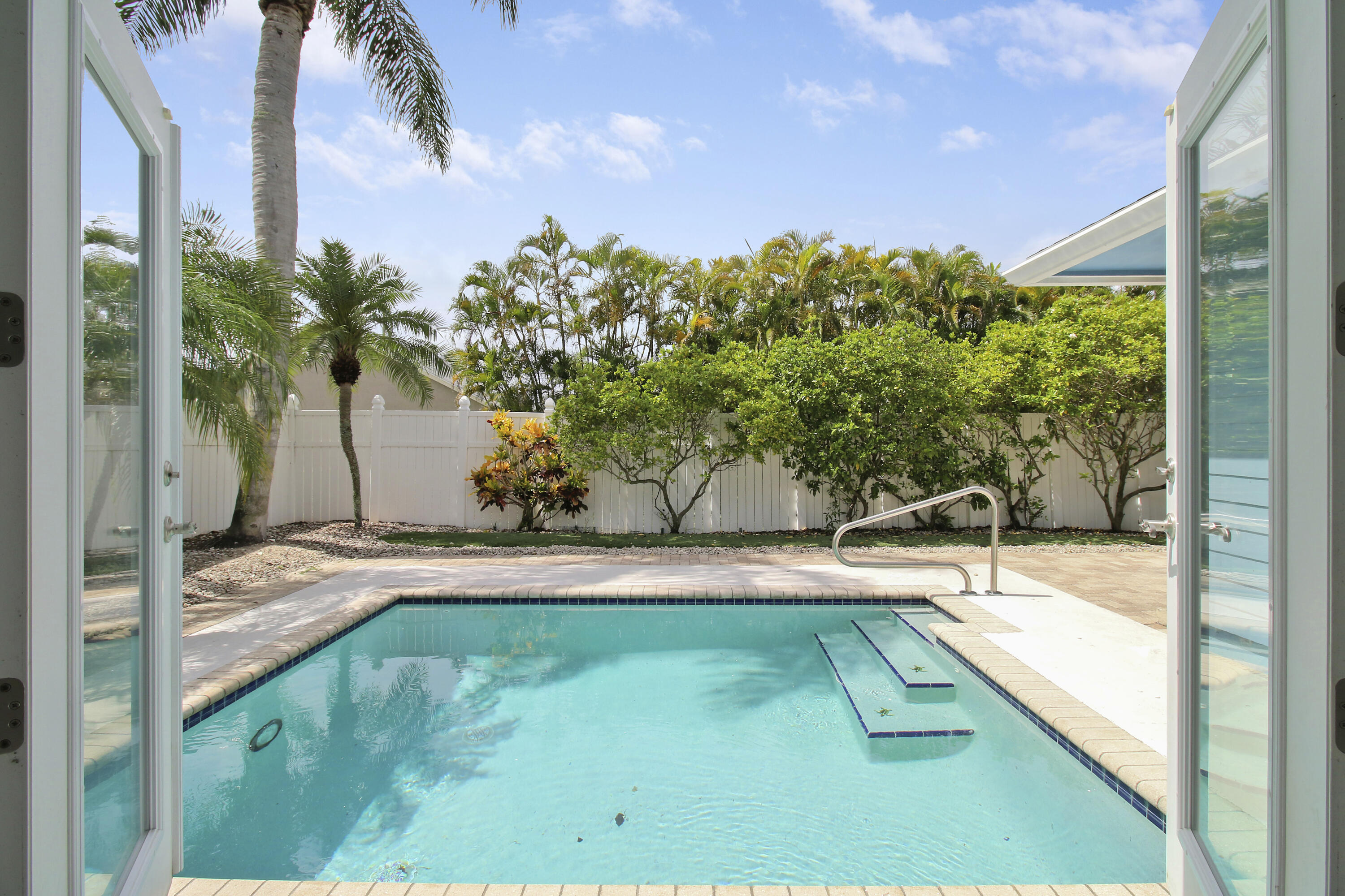 6118 Barbara Street