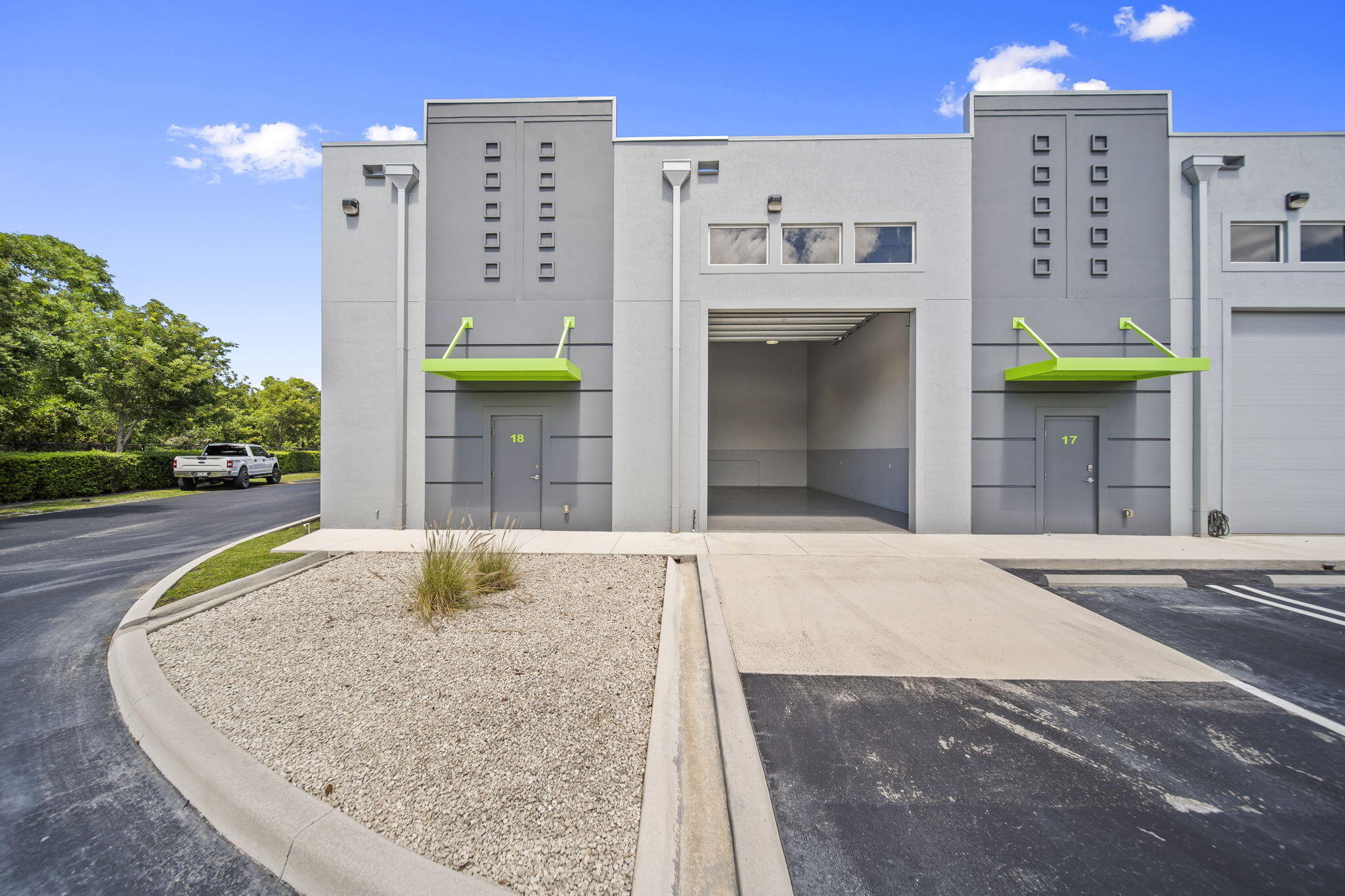 861 NE Industrial Blvd Boulevard 18