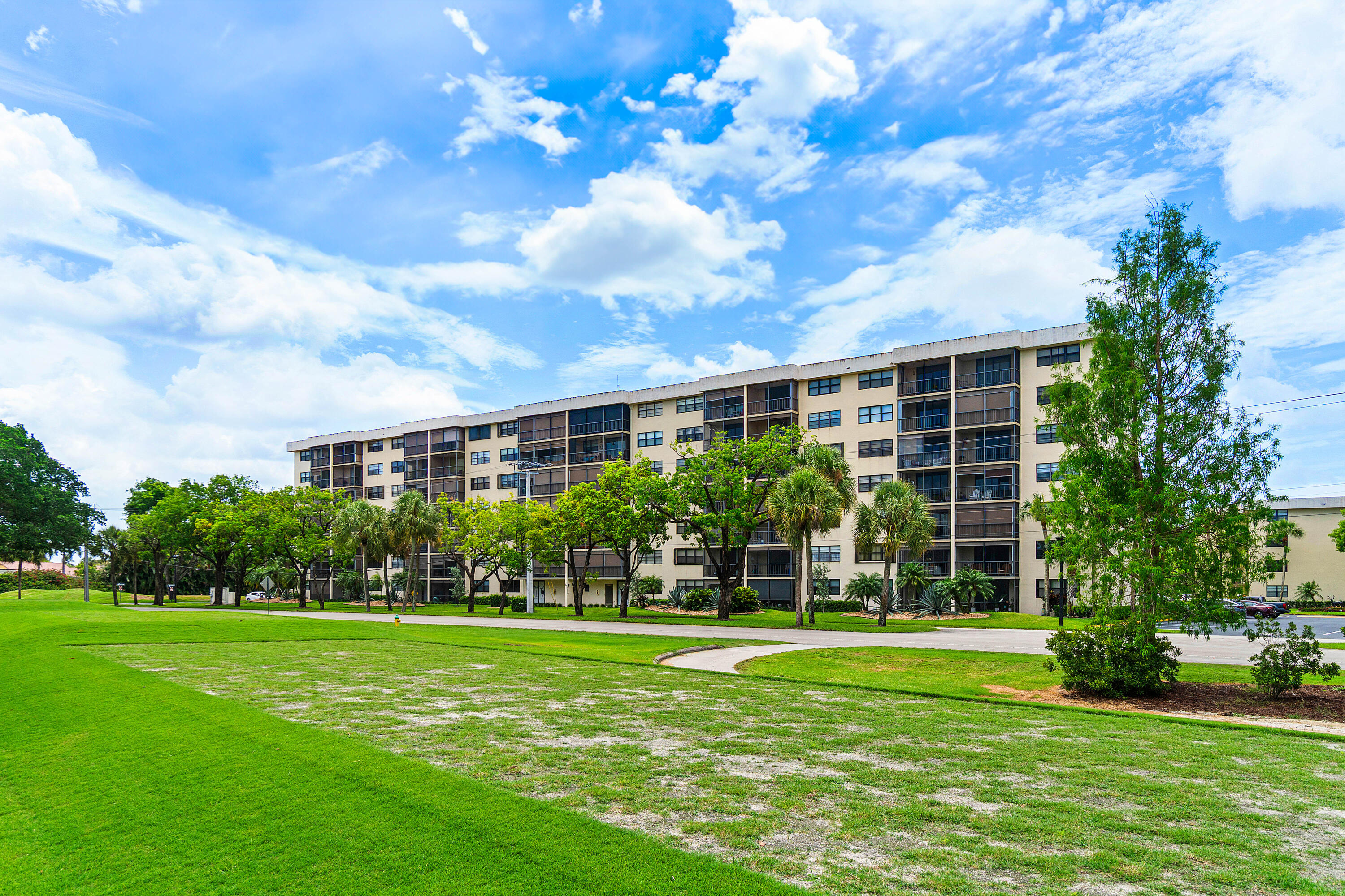 2400 Deer Creek Country Club Boulevard 608-1