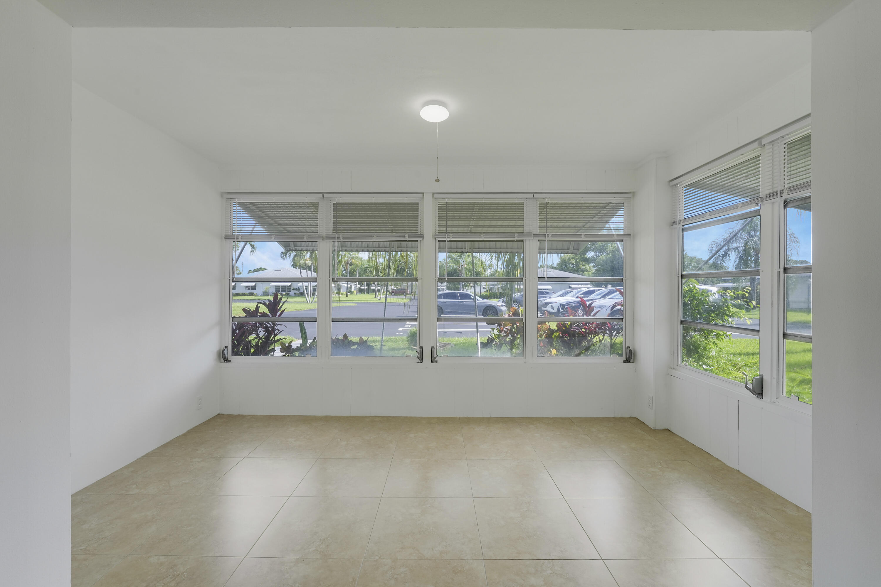 1142 W Circle Ter Terrace W C