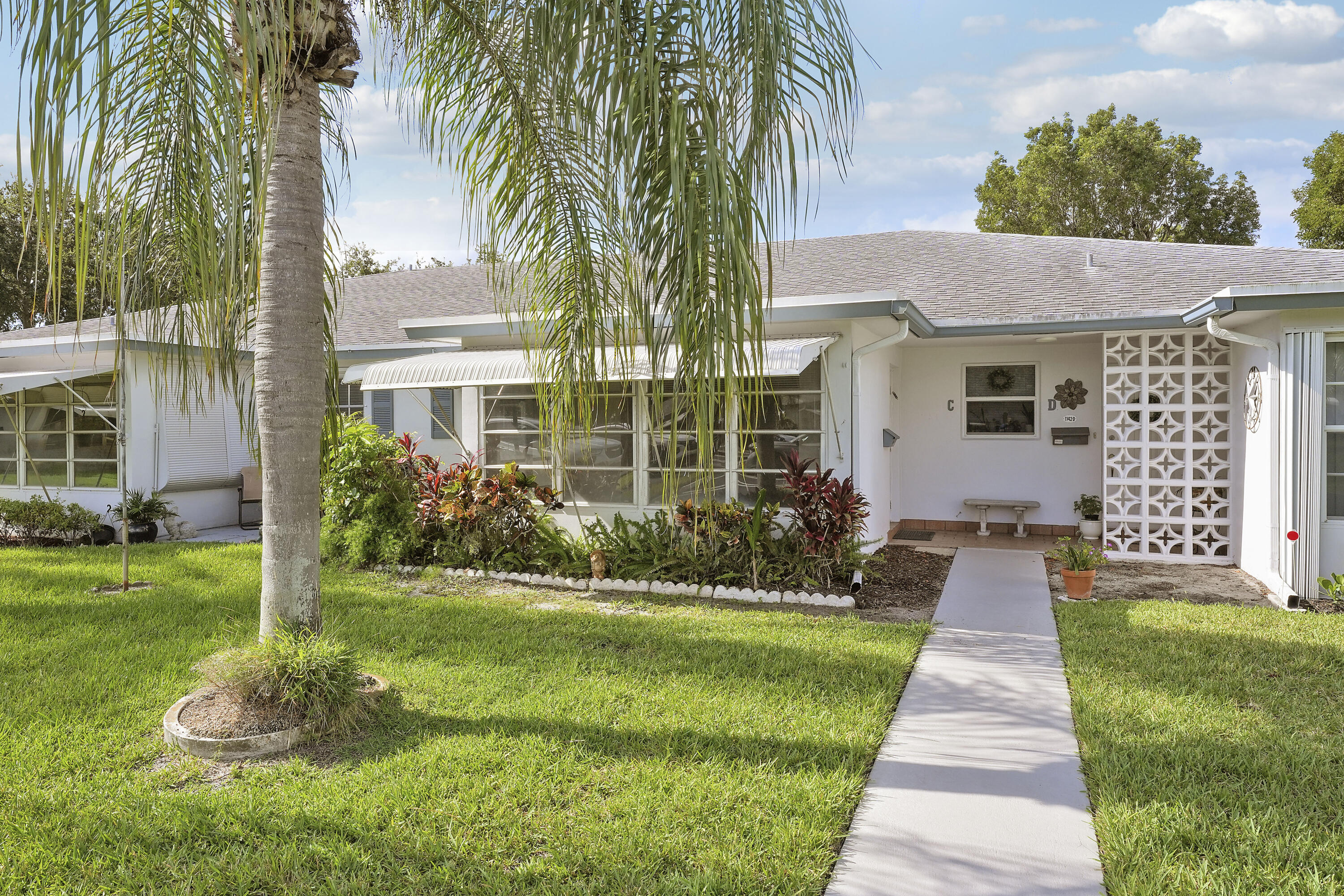 1142 W Circle Ter Terrace W C