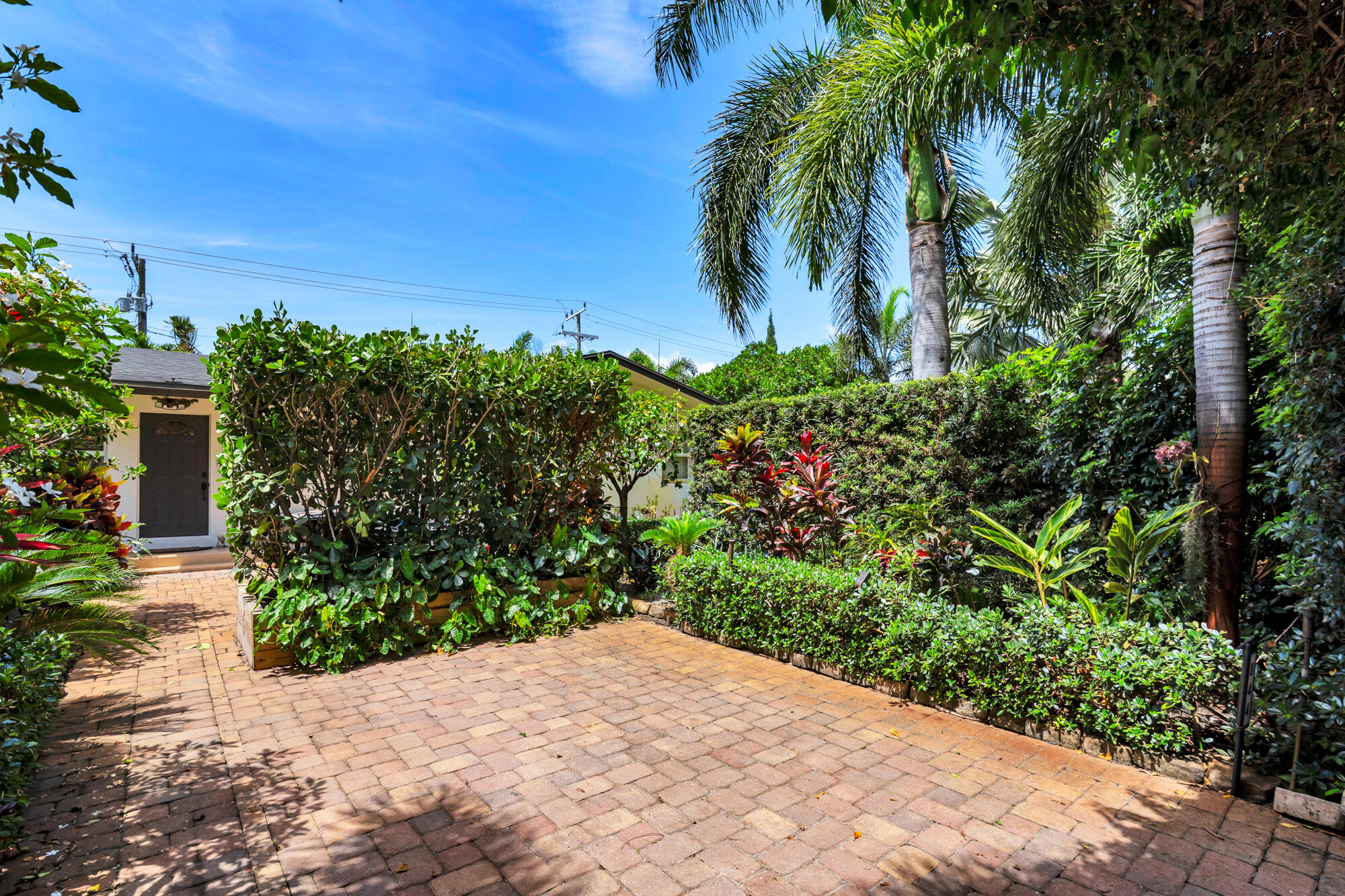 844 Avon Road