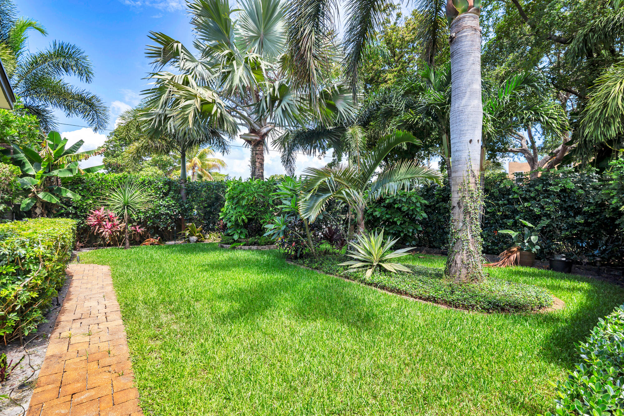 844 Avon Road