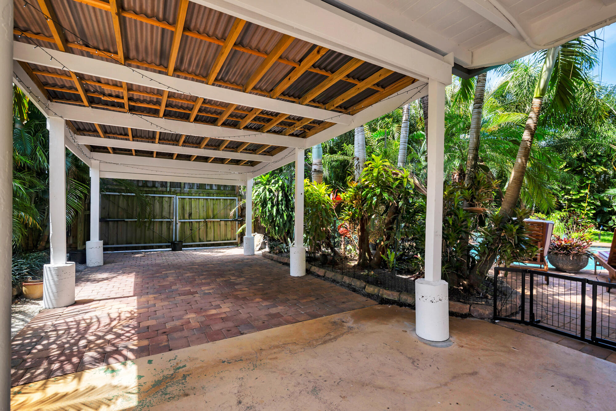 844 Avon Road