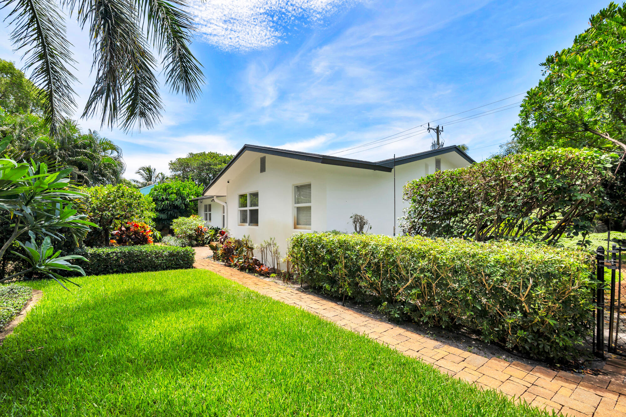 844 Avon Road