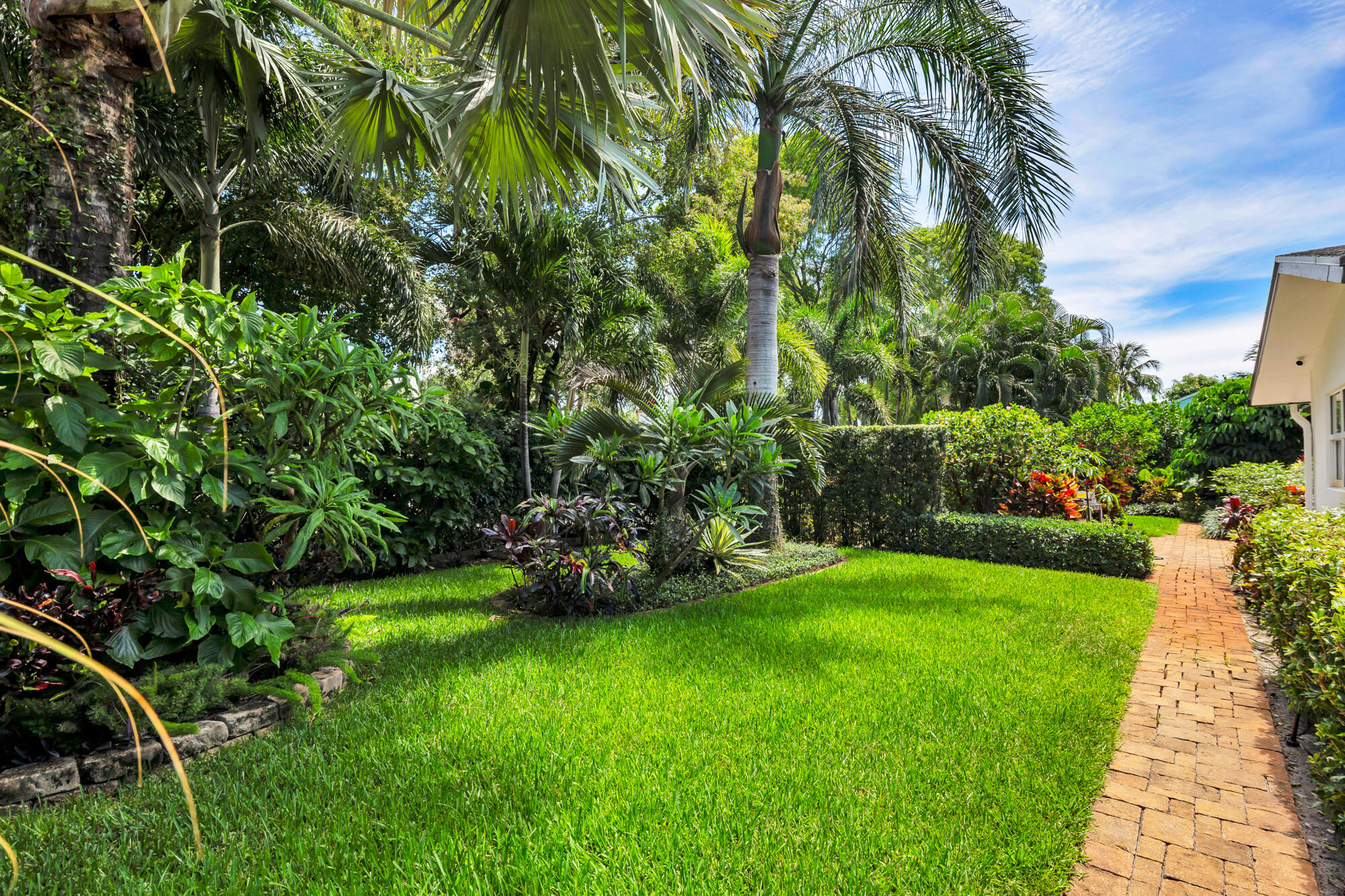 844 Avon Road
