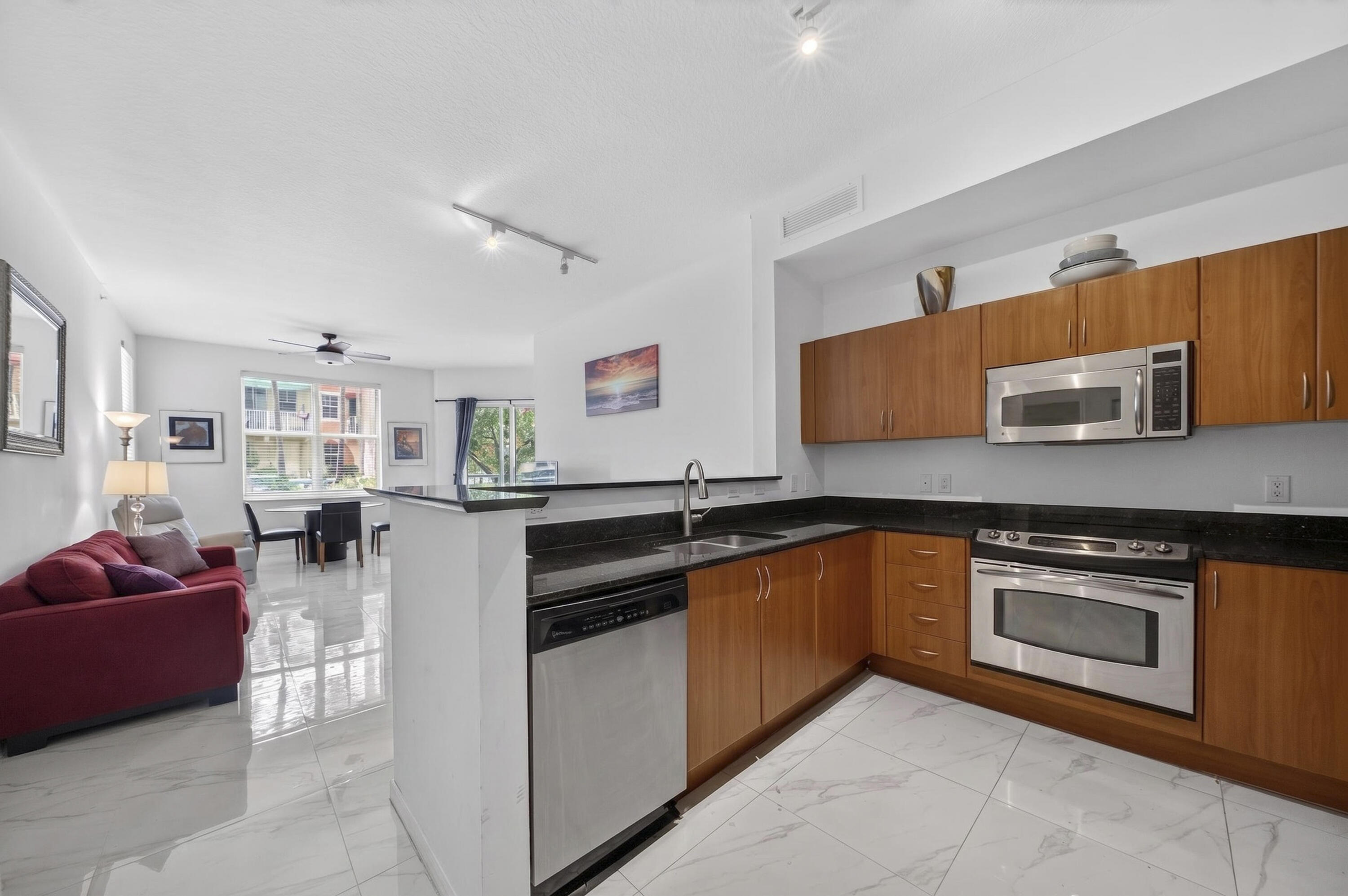 804 E Windward Way 111