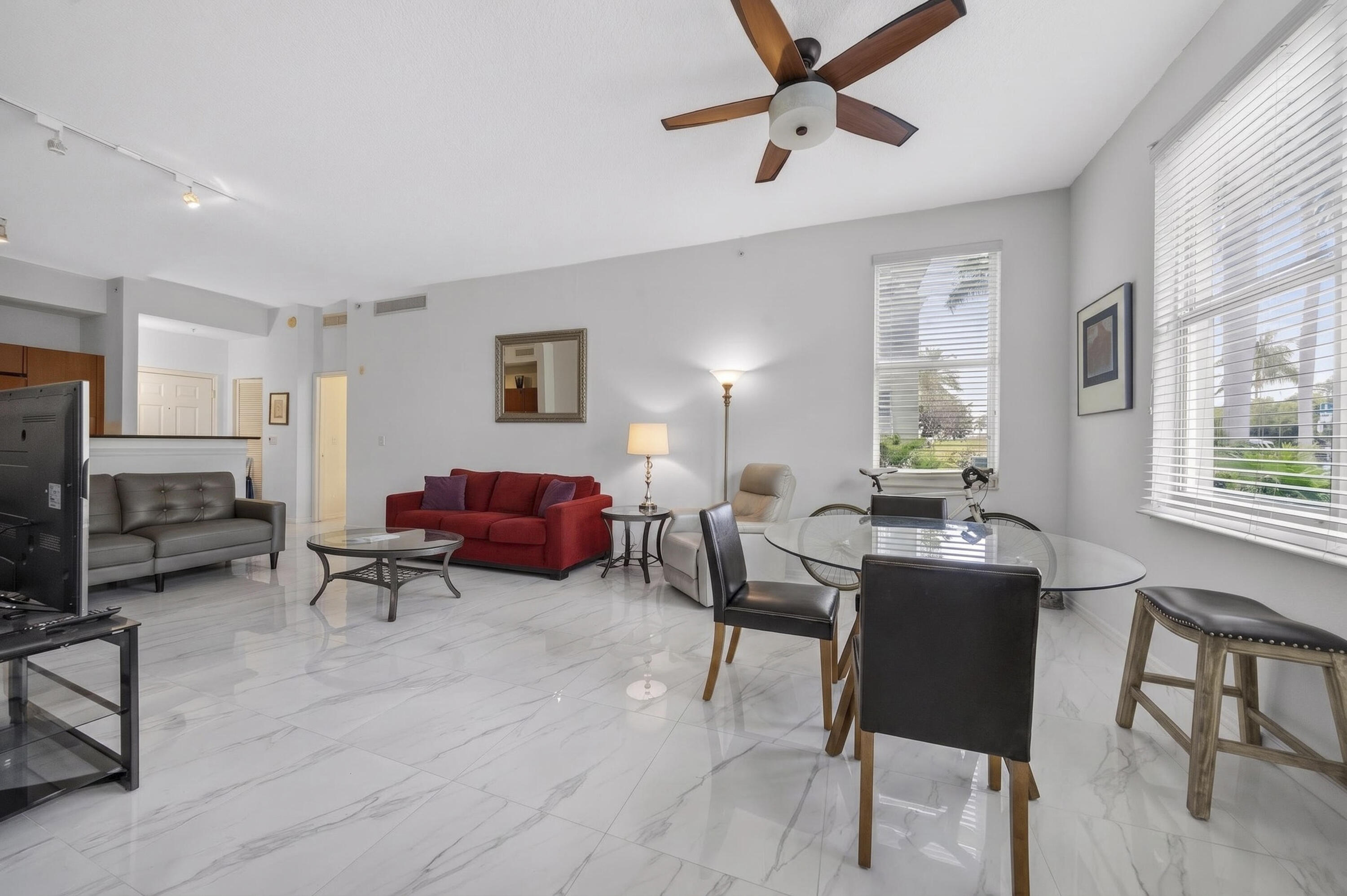 804 E Windward Way 111
