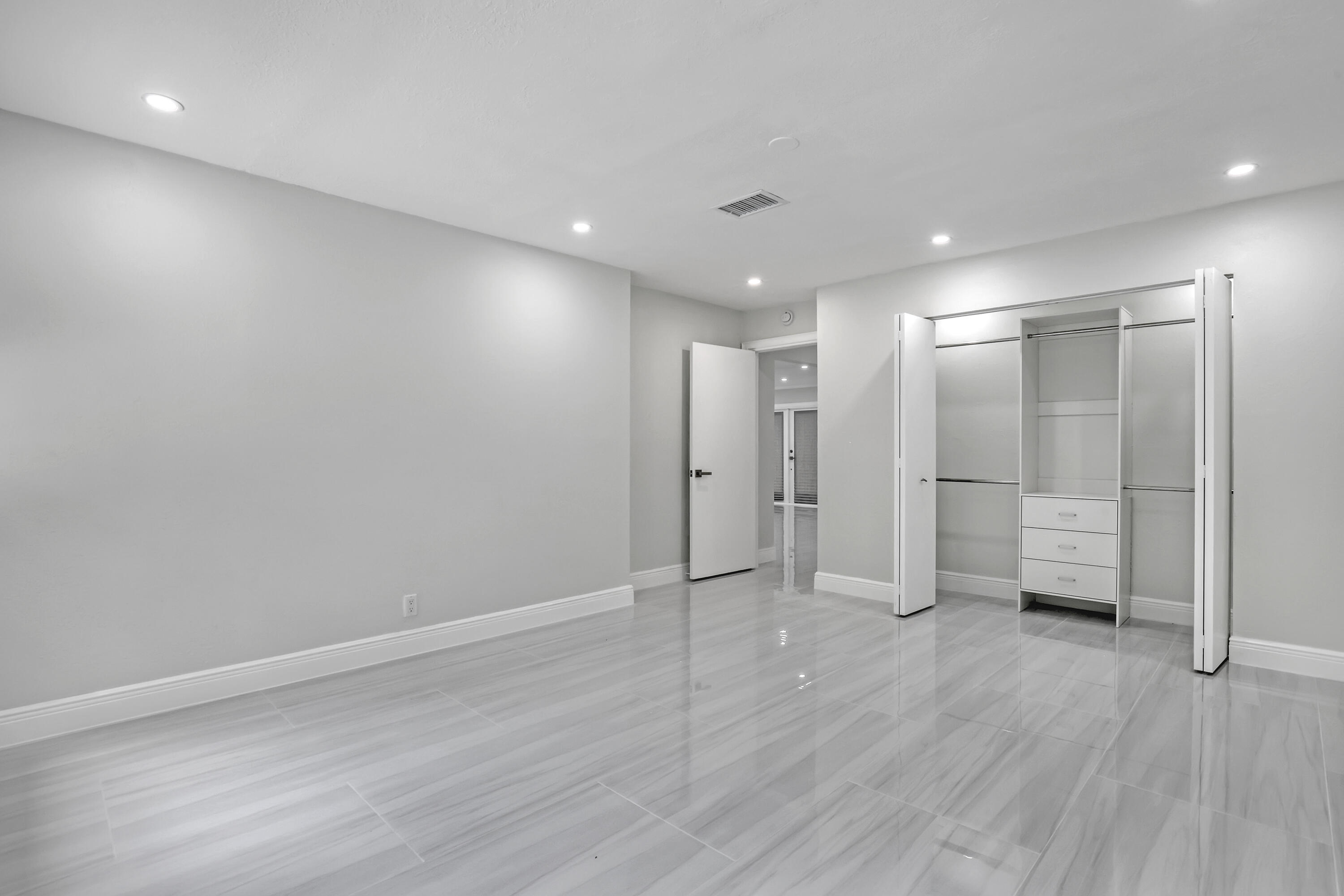 6185 White Oak Court