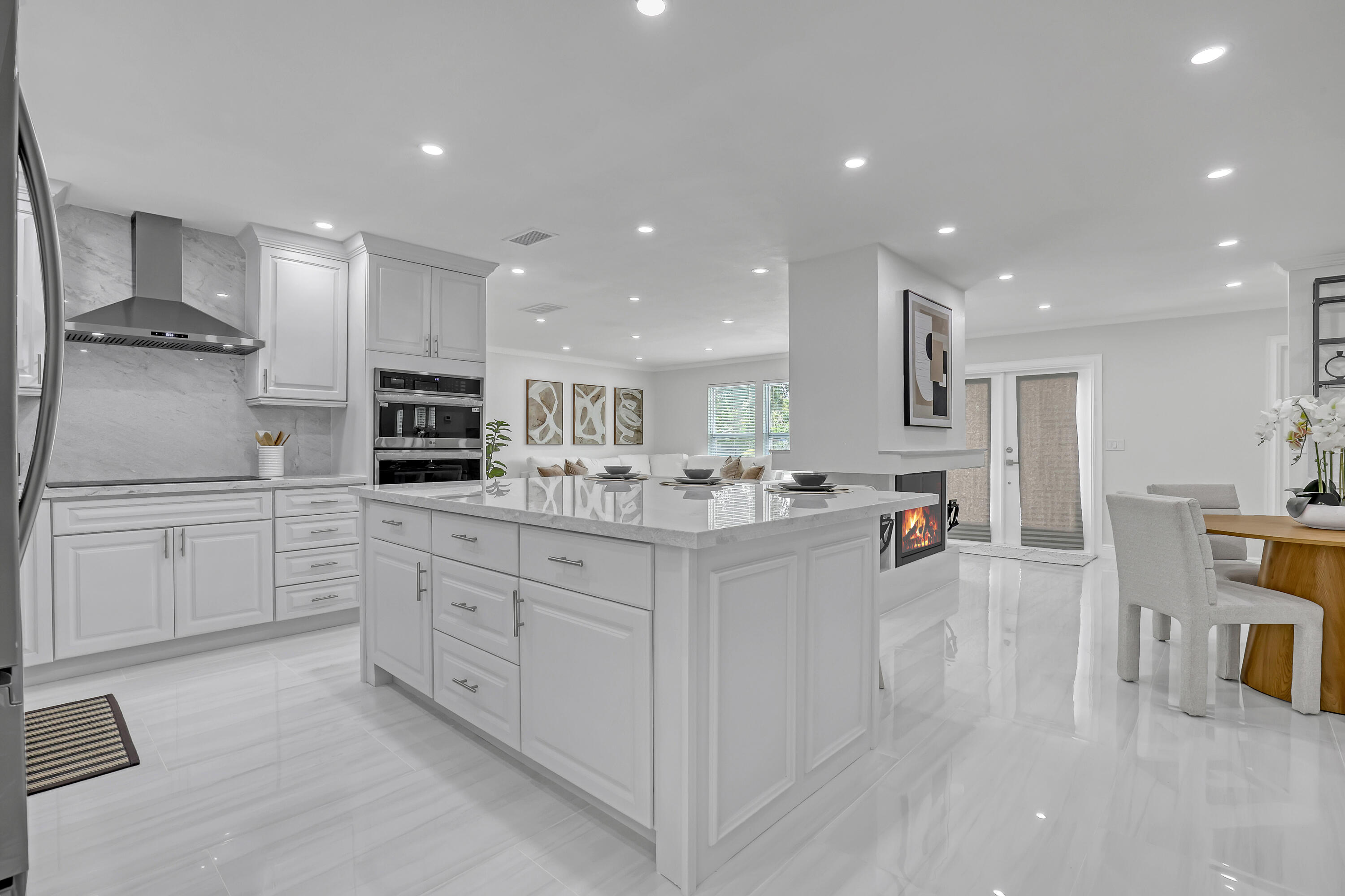 6185 White Oak Court