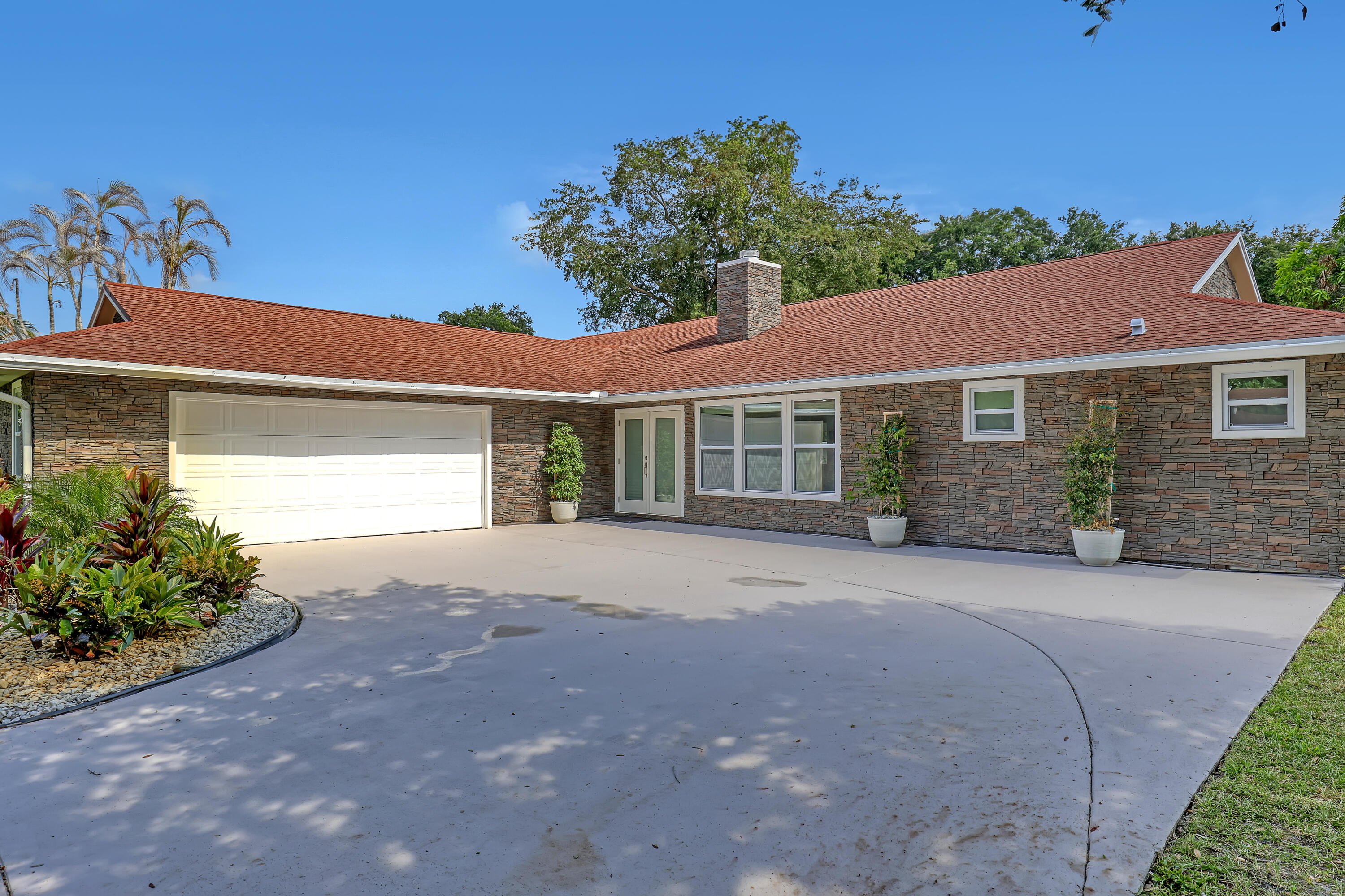 6185 White Oak Court