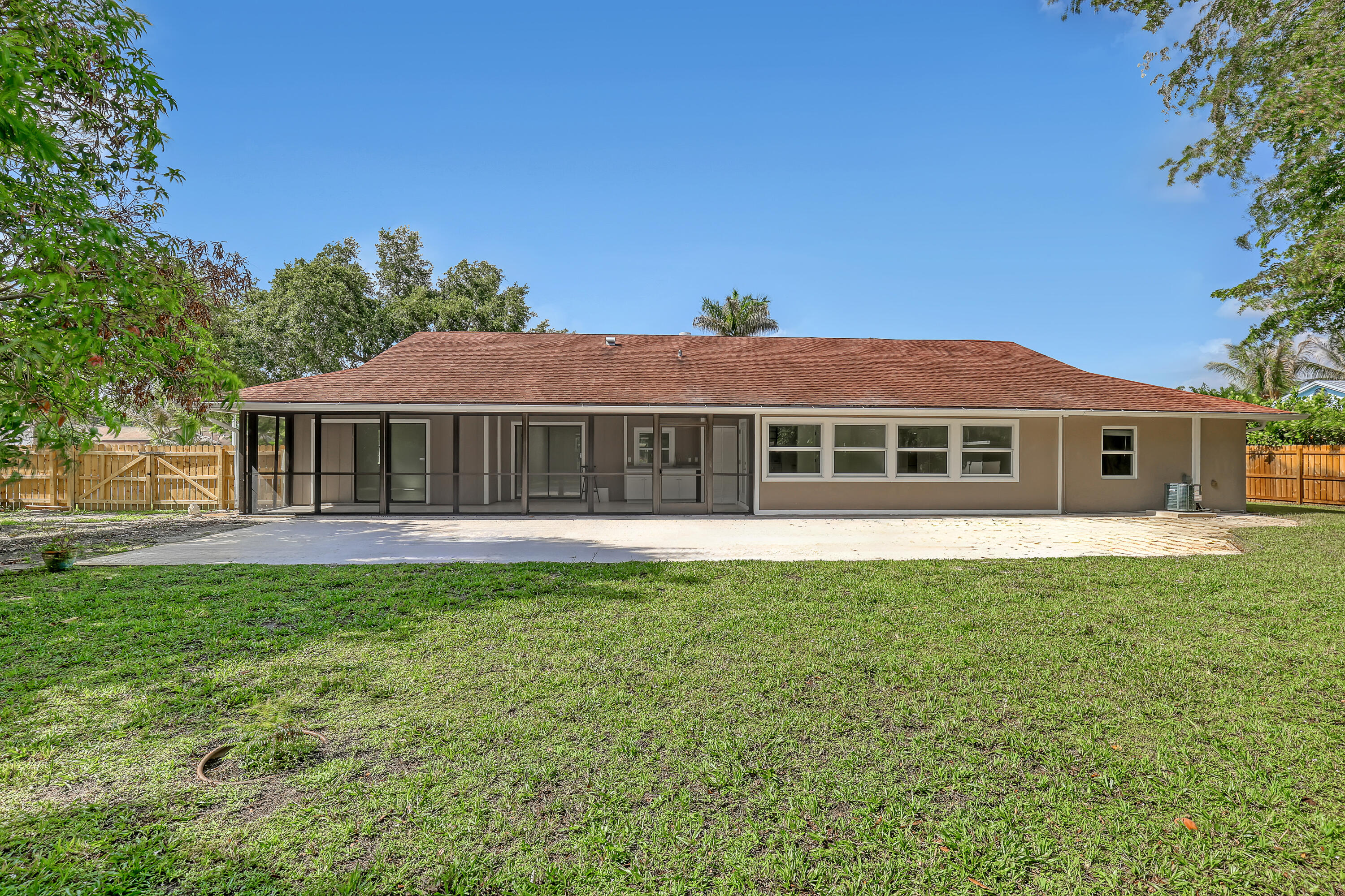 6185 White Oak Court