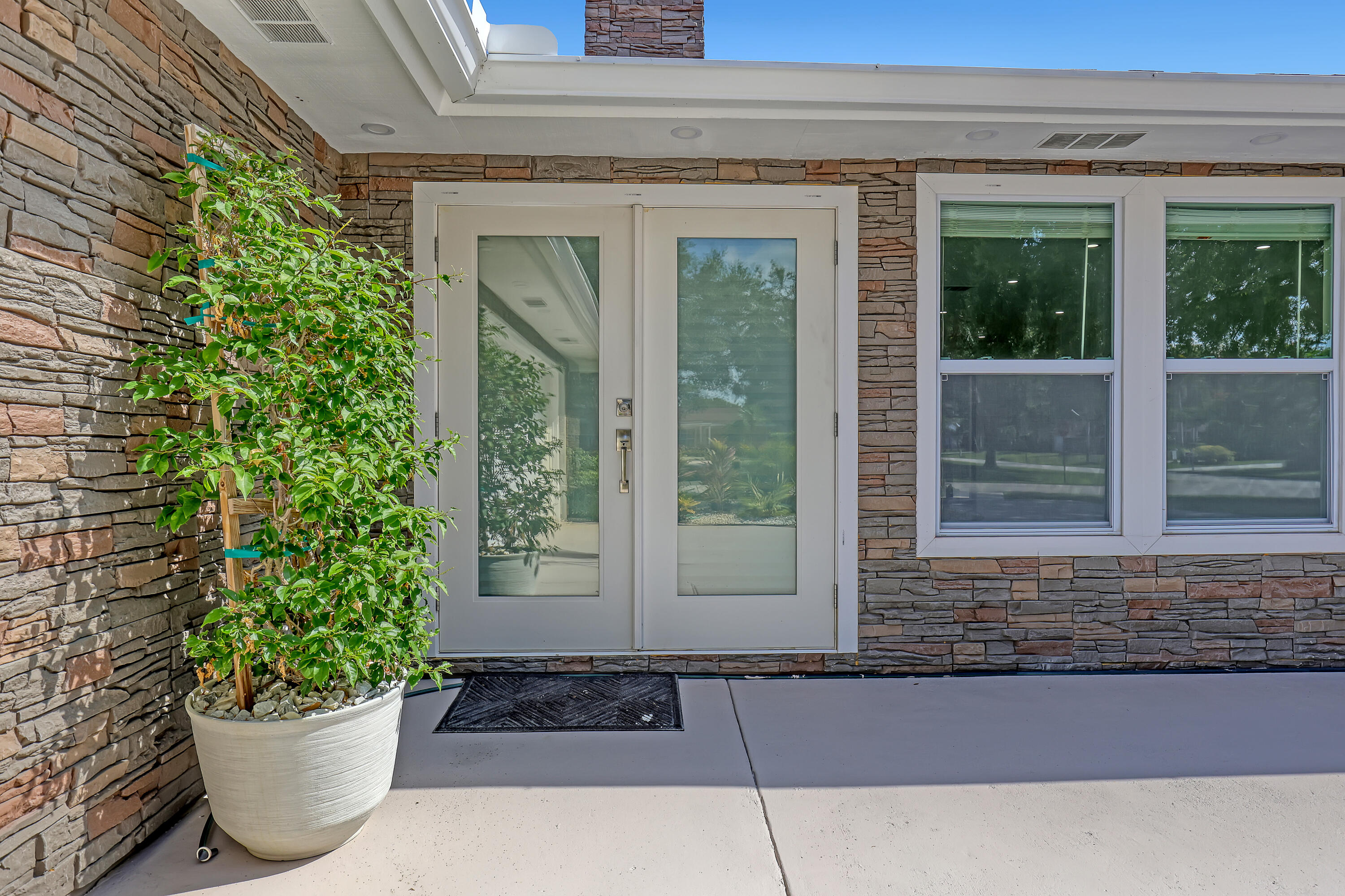 6185 White Oak Court