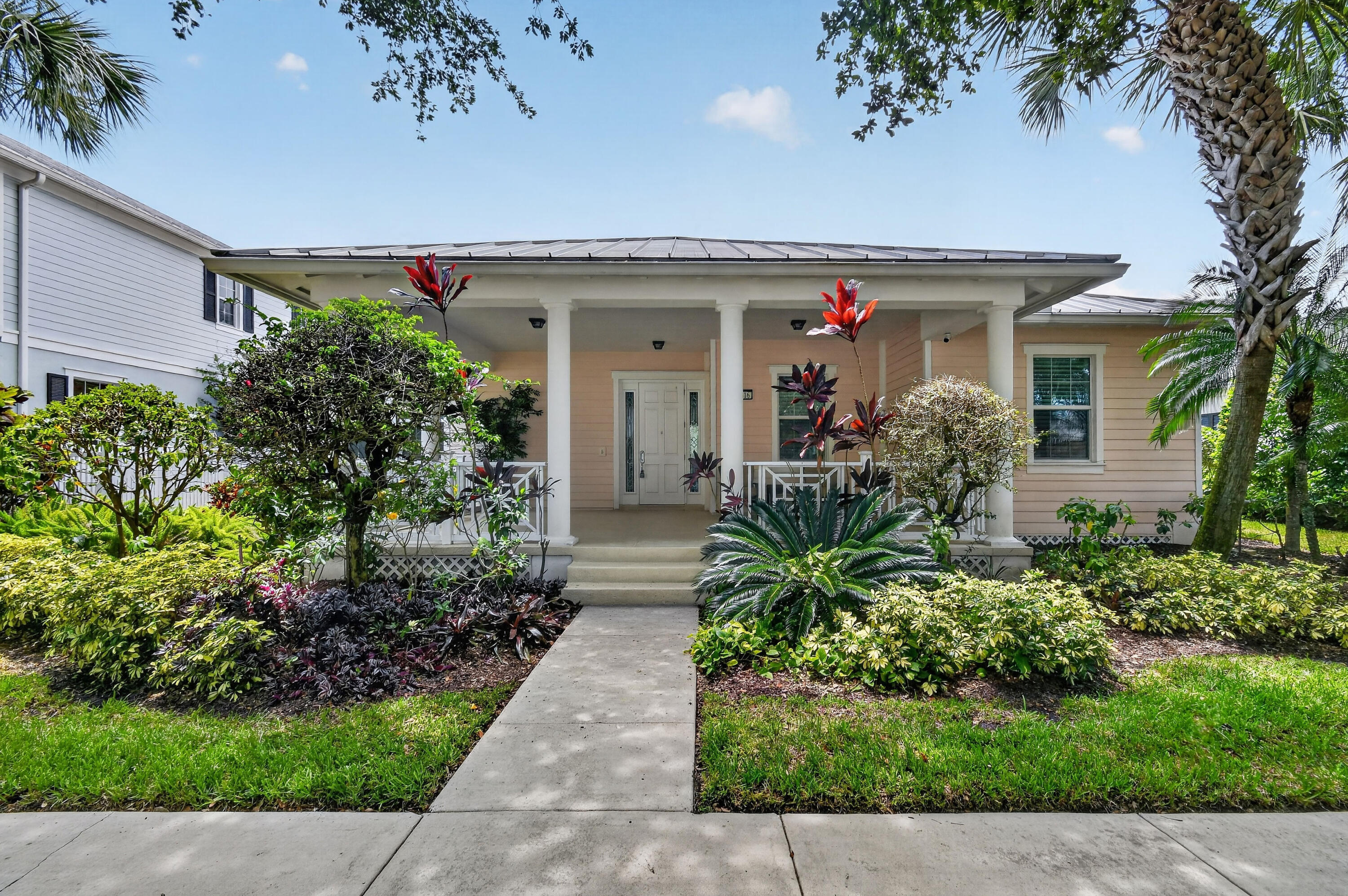 3416 S Caroline Drive
