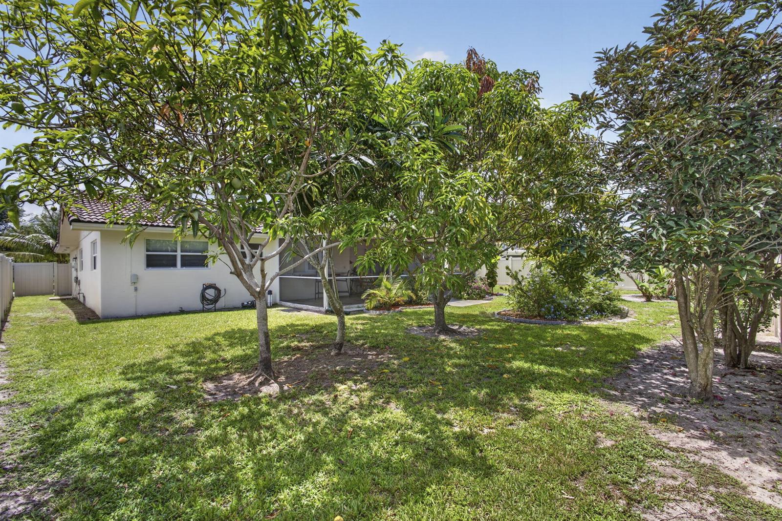 9860 Honeysuckle Avenue