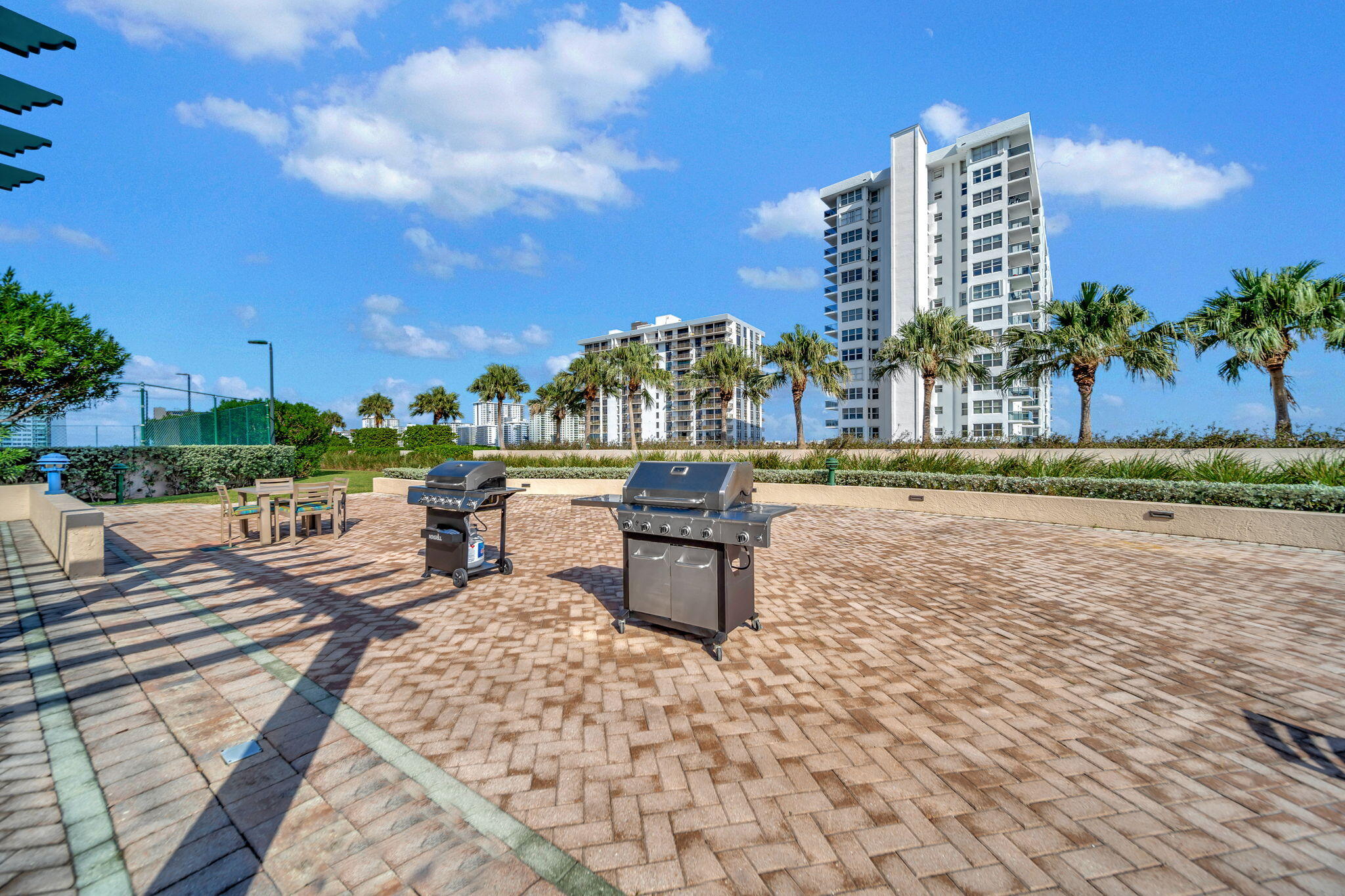 3020 NE 32nd Avenue 1017