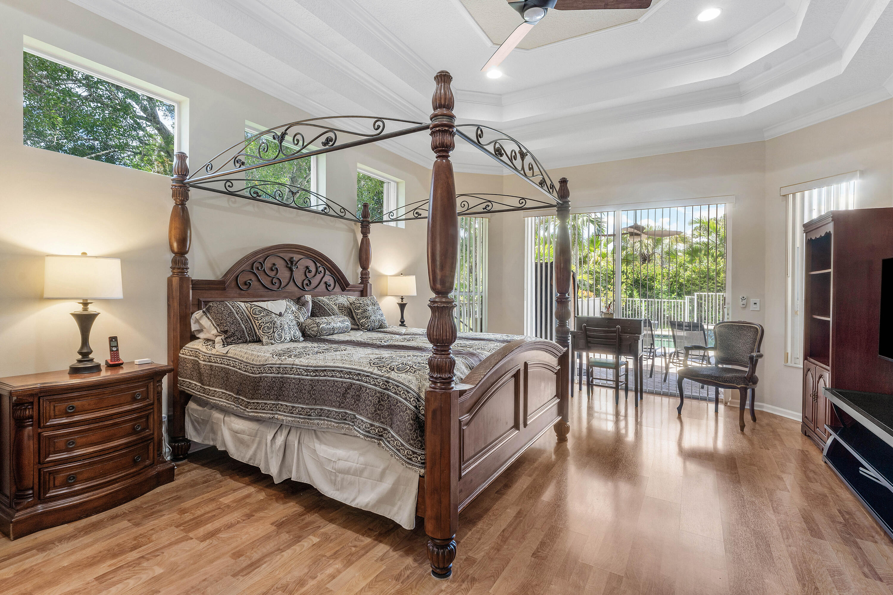 911 Forest Glen Lane