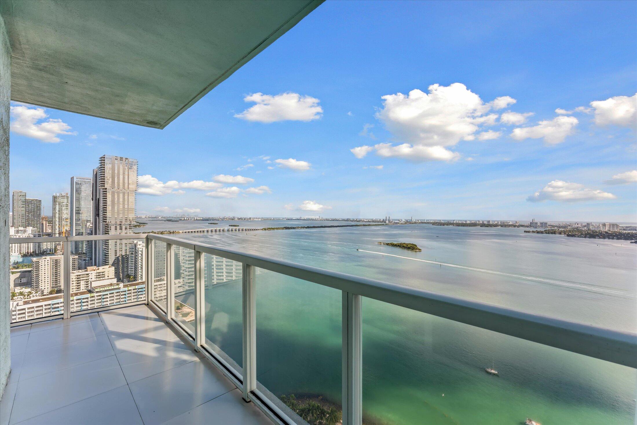 1900 N Bayshore Drive 3702