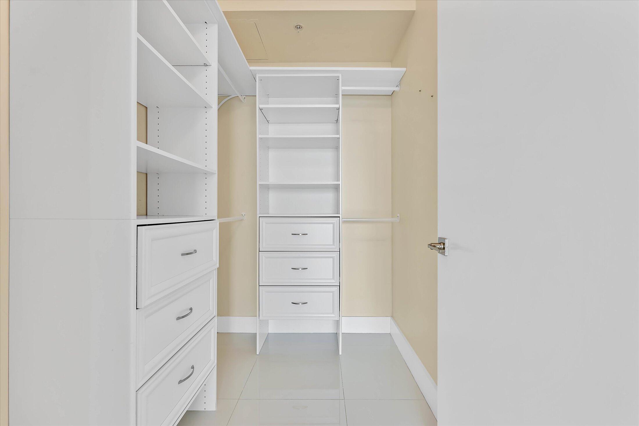 1900 N Bayshore Drive 3702