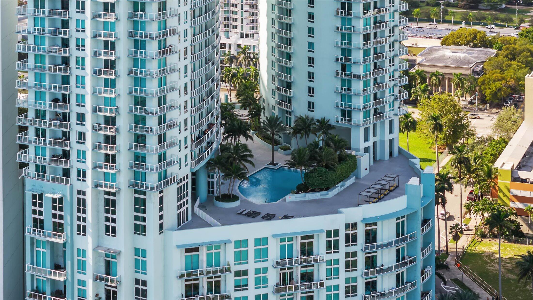 1900 N Bayshore Drive 3702