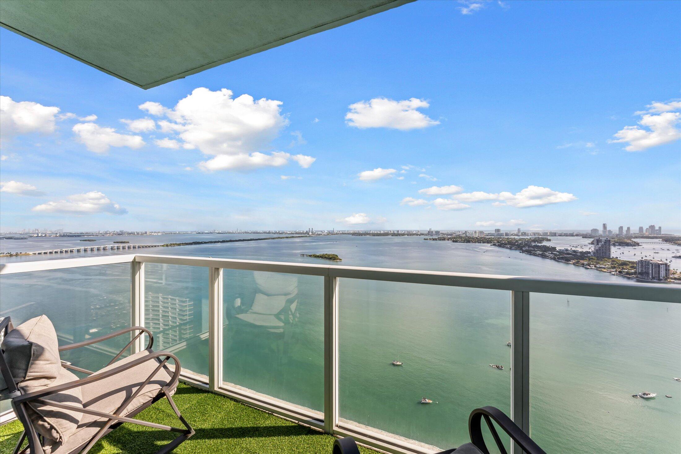 1900 N Bayshore Drive 3702